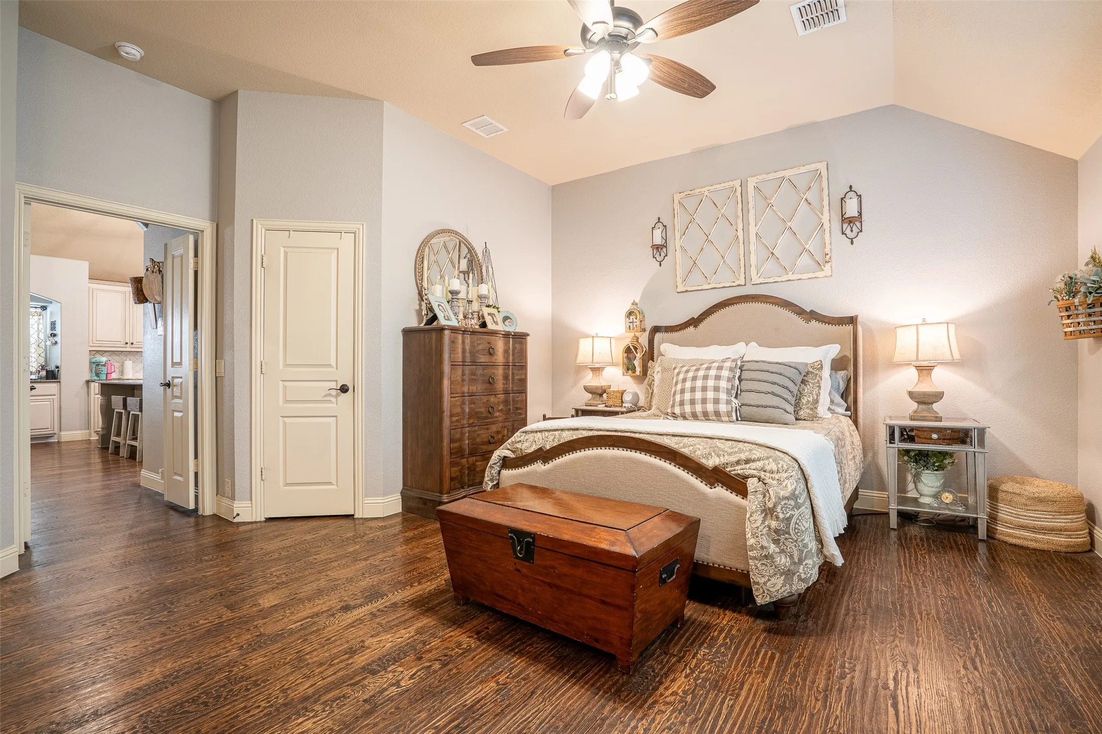 Single Family Residence For Sale in Tarrant County , 617 Fox Creek Trail, Fort Worth, Texas 76131, 4 Bedroom, 3 Bathroom, 2 Garage spaces, 2,550 Sqft, built in 2018, mls#21299891, Real Estate Agent in Fort Worth, Homes For Sale in Tarrant county, Homes For Sale in Fort Worth, Realtor in Fort Worth Texas, Real Estate Brokerage Independent Realty Texas, Luminita Cordes Realtor
