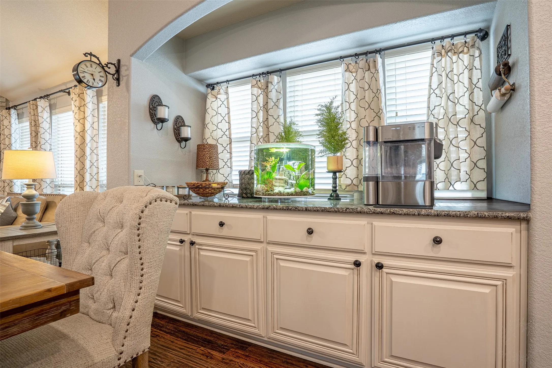 Single Family Residence For Sale in Tarrant County , 617 Fox Creek Trail, Fort Worth, Texas 76131, 4 Bedroom, 3 Bathroom, 2 Garage spaces, 2,550 Sqft, built in 2018, mls#21299891, Real Estate Agent in Fort Worth, Homes For Sale in Tarrant county, Homes For Sale in Fort Worth, Realtor in Fort Worth Texas, Real Estate Brokerage Independent Realty Texas, Luminita Cordes Realtor