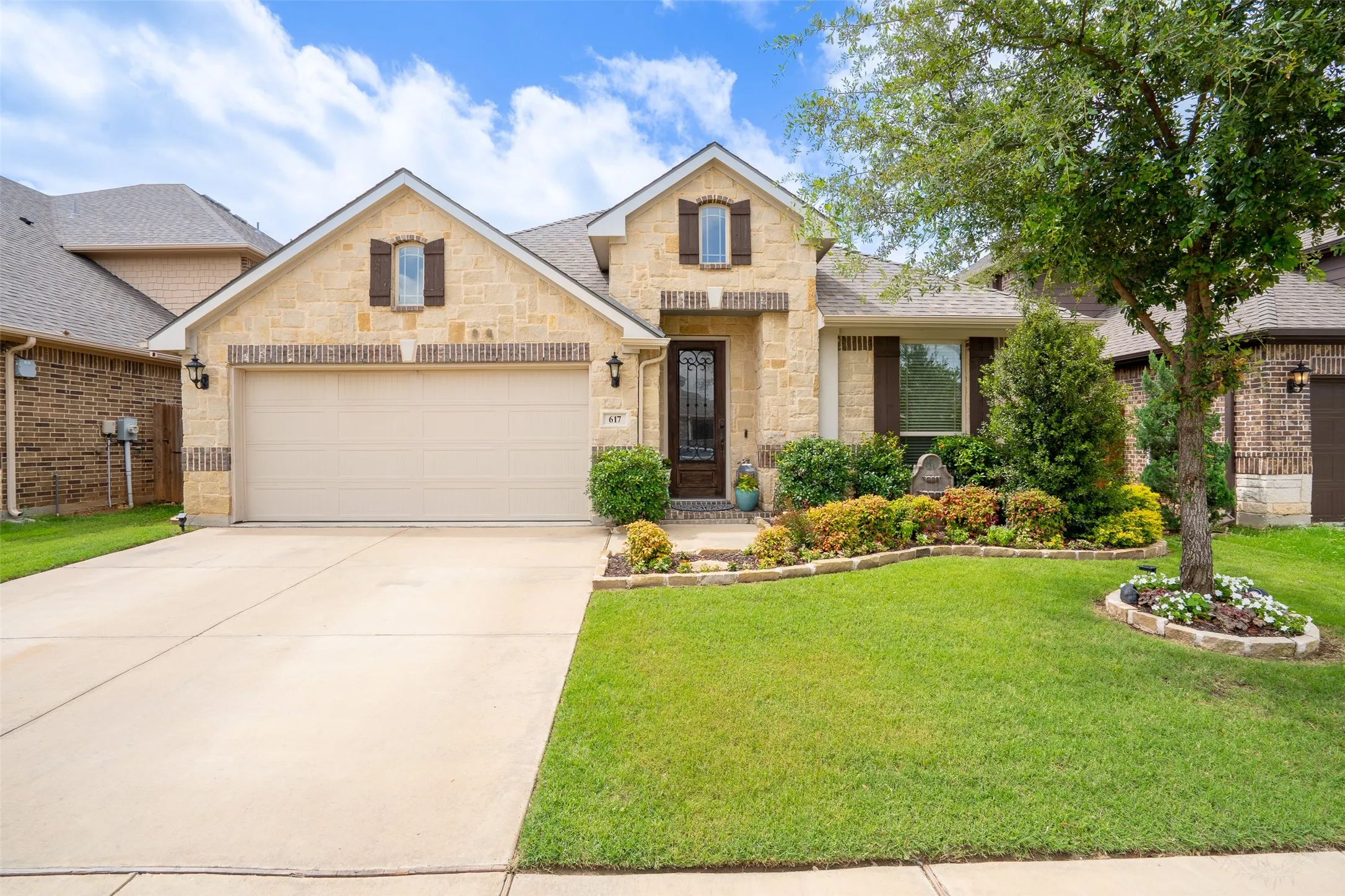 Single Family Residence For Sale in Tarrant County , 617 Fox Creek Trail, Fort Worth, Texas 76131, 4 Bedroom, 3 Bathroom, 2 Garage spaces, 2,550 Sqft, built in 2018, mls#21299891, Real Estate Agent in Fort Worth, Homes For Sale in Tarrant county, Homes For Sale in Fort Worth, Realtor in Fort Worth Texas, Real Estate Brokerage Independent Realty Texas, Luminita Cordes Realtor