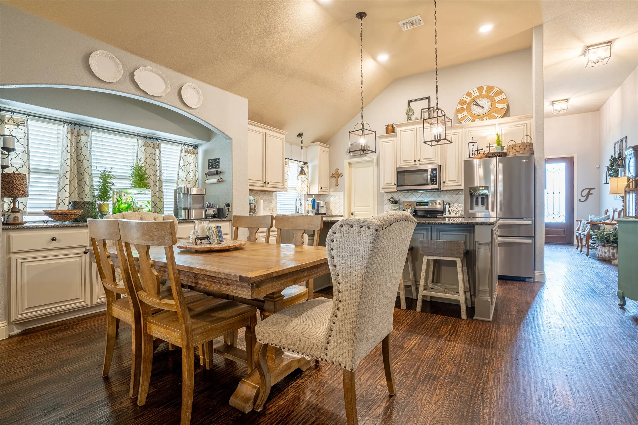 Single Family Residence For Sale in Tarrant County , 617 Fox Creek Trail, Fort Worth, Texas 76131, 4 Bedroom, 3 Bathroom, 2 Garage spaces, 2,550 Sqft, built in 2018, mls#21299891, Real Estate Agent in Fort Worth, Homes For Sale in Tarrant county, Homes For Sale in Fort Worth, Realtor in Fort Worth Texas, Real Estate Brokerage Independent Realty Texas, Luminita Cordes Realtor
