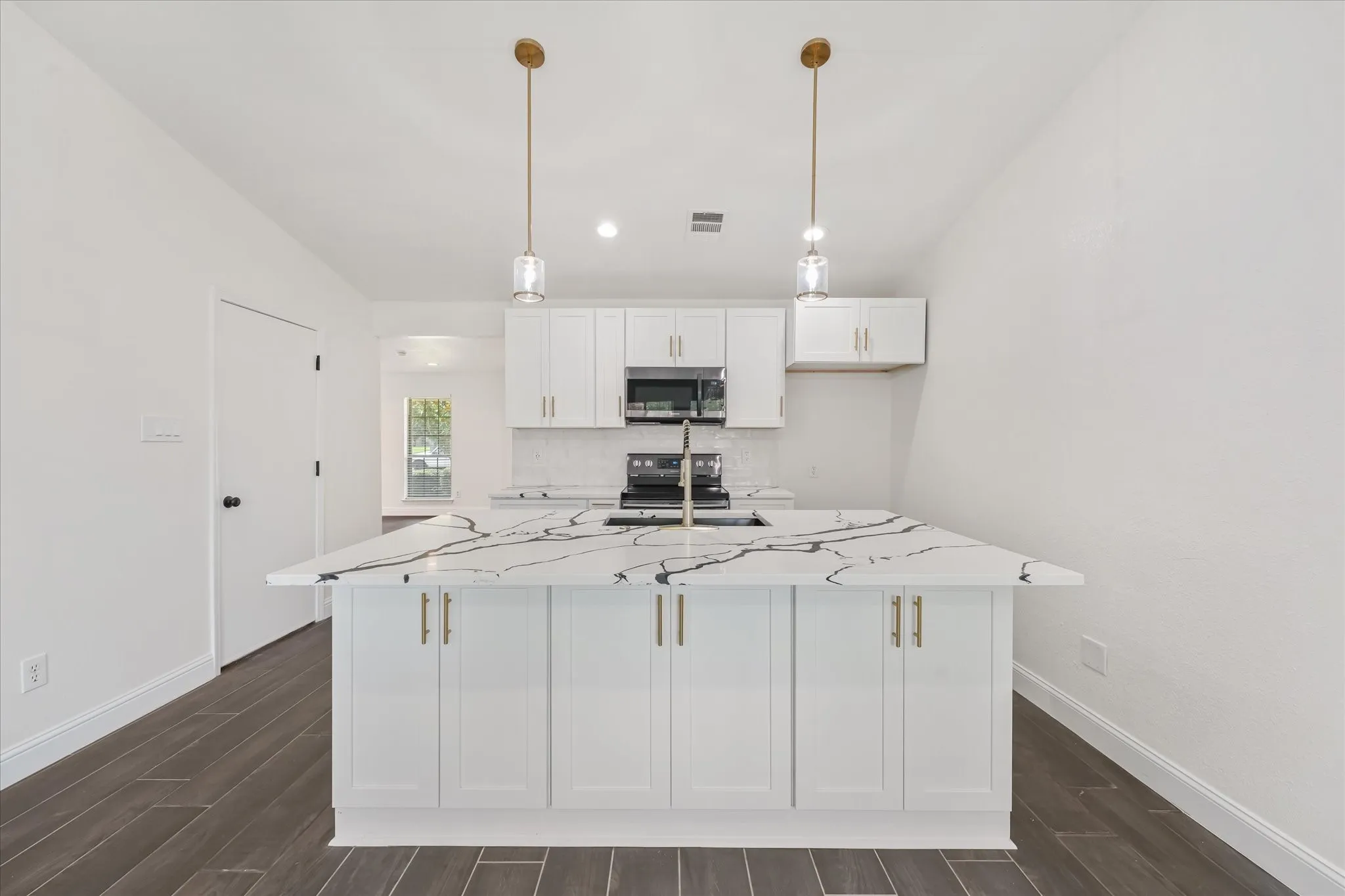 Single Family Residence For Sale in Collin County , 3705 Glover Drive, Plano, Texas 75074, 3 Bedroom, 2 Bathroom, 2 Garage spaces, 1,445 Sqft, built in 1984, mls#21300641, Real Estate Agent in Plano, Homes For Sale in Collin county, Homes For Sale in Plano, Realtor in Plano Texas, Real Estate Brokerage Independent Realty Texas, Luminita Cordes Realtor