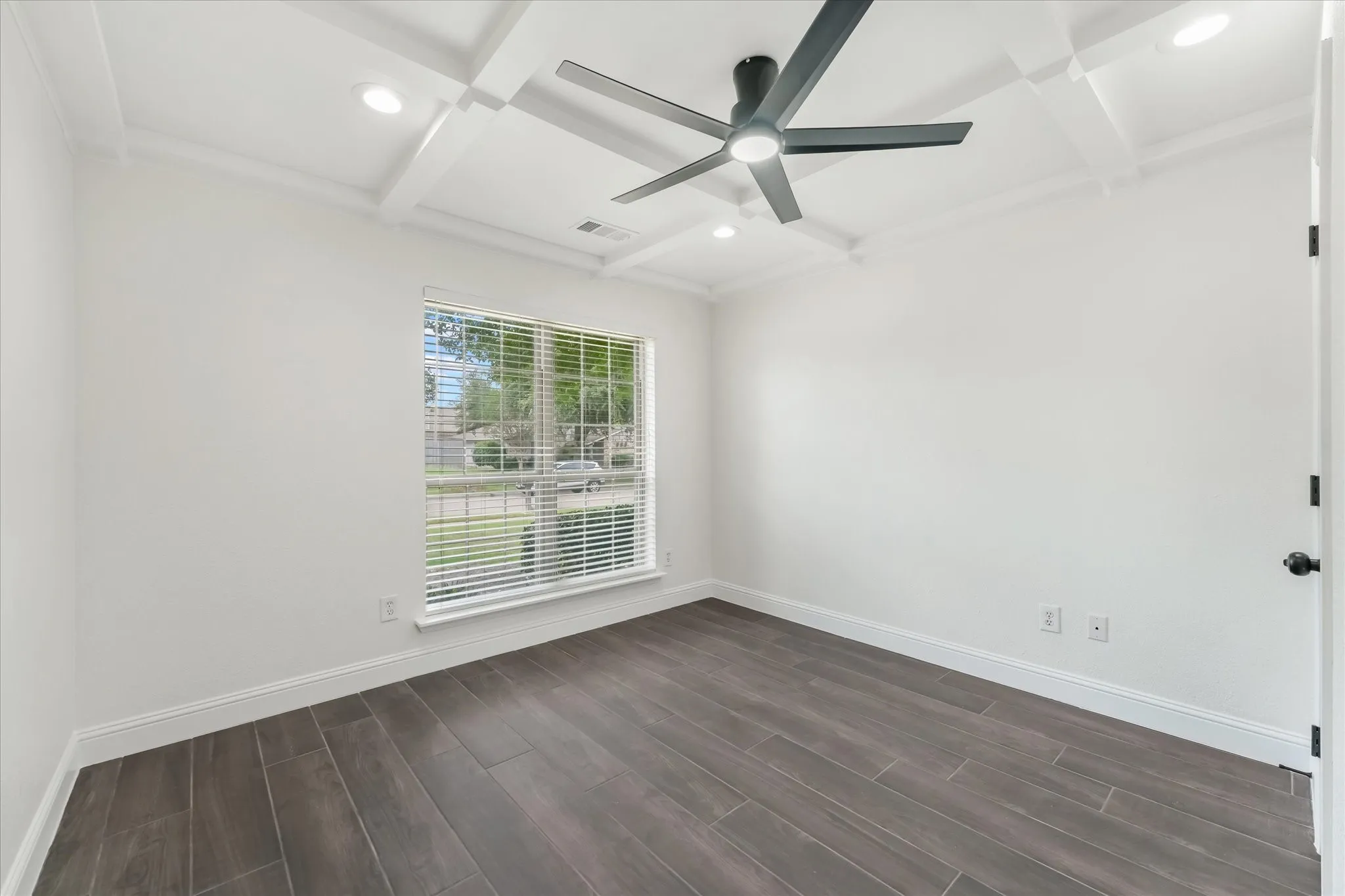 Single Family Residence For Sale in Collin County , 3705 Glover Drive, Plano, Texas 75074, 3 Bedroom, 2 Bathroom, 2 Garage spaces, 1,445 Sqft, built in 1984, mls#21300641, Real Estate Agent in Plano, Homes For Sale in Collin county, Homes For Sale in Plano, Realtor in Plano Texas, Real Estate Brokerage Independent Realty Texas, Luminita Cordes Realtor