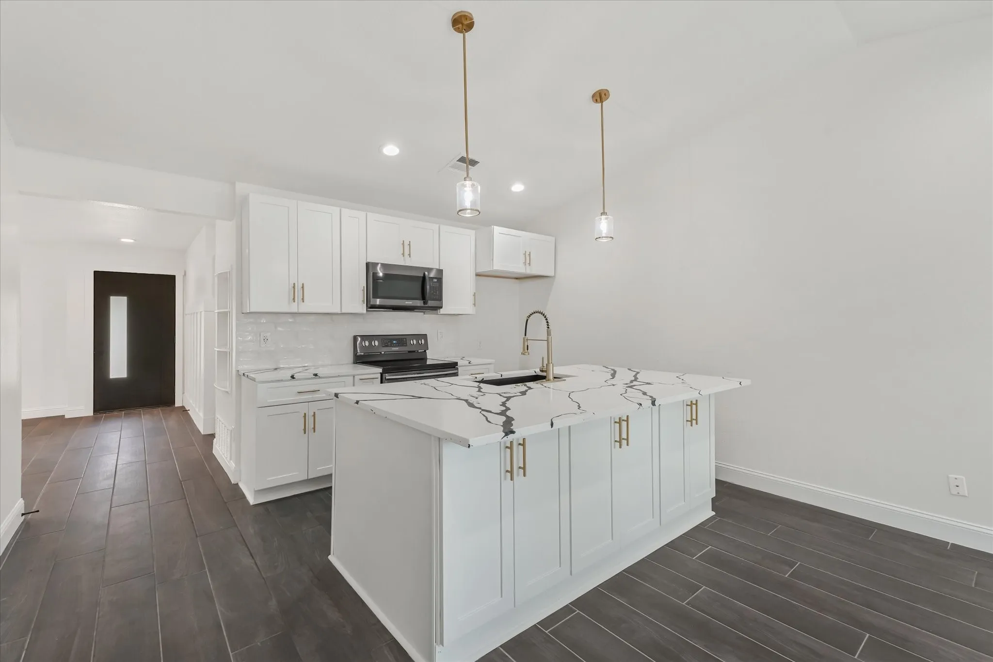 Single Family Residence For Sale in Collin County , 3705 Glover Drive, Plano, Texas 75074, 3 Bedroom, 2 Bathroom, 2 Garage spaces, 1,445 Sqft, built in 1984, mls#21300641, Real Estate Agent in Plano, Homes For Sale in Collin county, Homes For Sale in Plano, Realtor in Plano Texas, Real Estate Brokerage Independent Realty Texas, Luminita Cordes Realtor