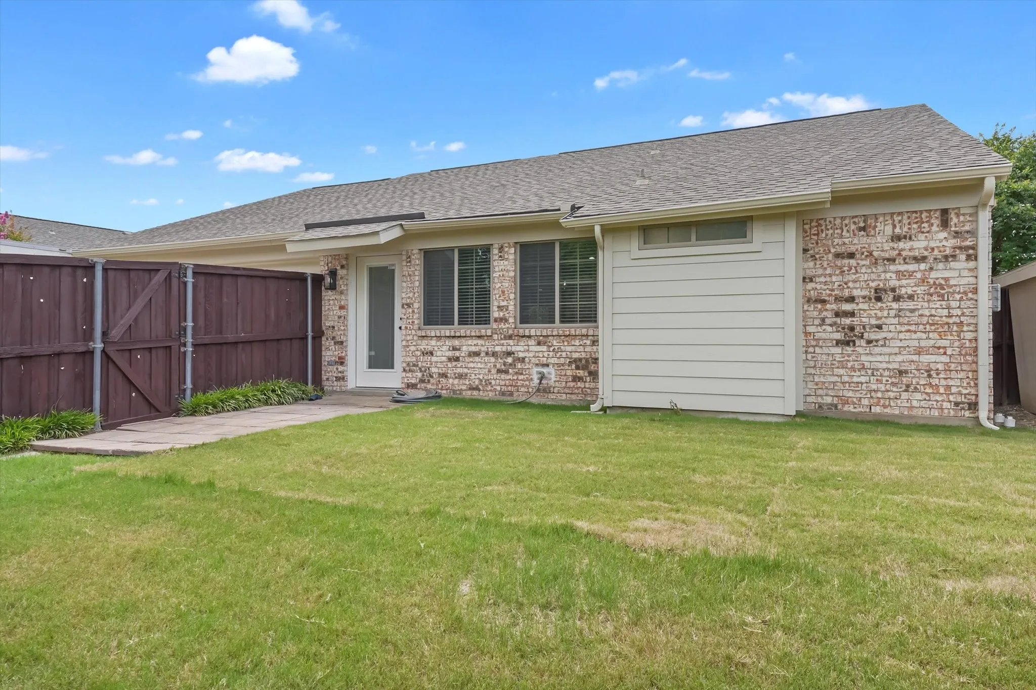 Single Family Residence For Sale in Collin County , 3705 Glover Drive, Plano, Texas 75074, 3 Bedroom, 2 Bathroom, 2 Garage spaces, 1,445 Sqft, built in 1984, mls#21300641, Real Estate Agent in Plano, Homes For Sale in Collin county, Homes For Sale in Plano, Realtor in Plano Texas, Real Estate Brokerage Independent Realty Texas, Luminita Cordes Realtor