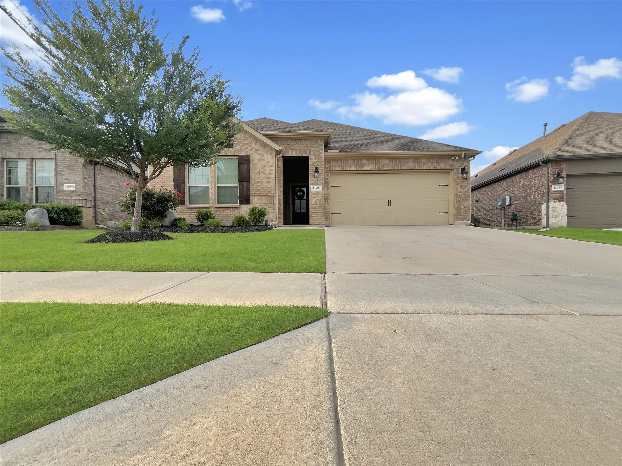 Single Family Residence For Rent in Denton County , 11229 Yellow Rose Way, Aubrey, Texas 76227, 3 Bedrooms, 2 Bathrooms, 2 Garage spaces, 1,791 Sqft, built in 2022, Price $5,400, mls#21272011, Real Estate Agent in Aubrey, Homes For Rent in Denton county, Homes For Rent in Aubrey, Realtor in Aubrey Texas, Real Estate Brokerage Independent Realty Texas, Luminita Cordes Realtor