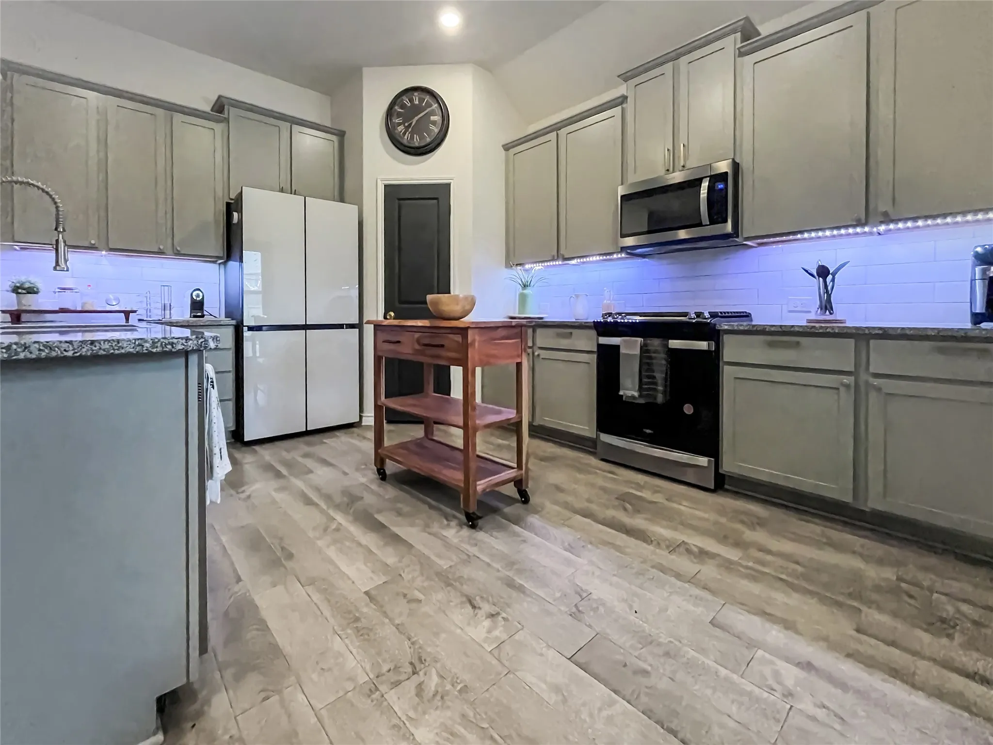 Single Family Residence For Rent in Denton County , 11229 Yellow Rose Way, Aubrey, Texas 76227, 3 Bedrooms, 2 Bathrooms, 2 Garage spaces, 1,791 Sqft, built in 2022, Price $5,400, mls#21272011, Real Estate Agent in Aubrey, Homes For Rent in Denton county, Homes For Rent in Aubrey, Realtor in Aubrey Texas, Real Estate Brokerage Independent Realty Texas, Luminita Cordes Realtor