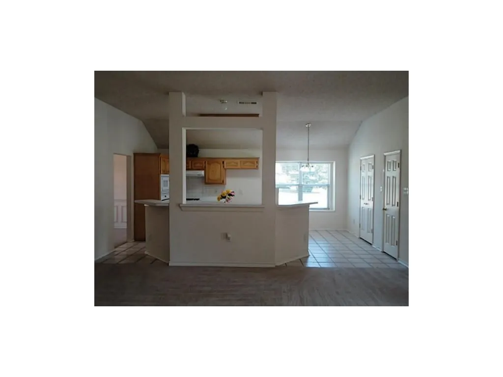 Single Family Residence For Rent in Collin County , 123 E Clubview Circle E, Murphy, Texas 75094, 3 Bedroom, 2 Bathroom, 2 Garage spaces, 1,874 Sqft, built in 1999, mls#21300679, Real Estate Agent in Murphy, Homes For Rent in Collin county, Homes For Rent in Murphy, Realtor in Murphy Texas, Real Estate Brokerage Independent Realty Texas, Luminita Cordes Realtor
