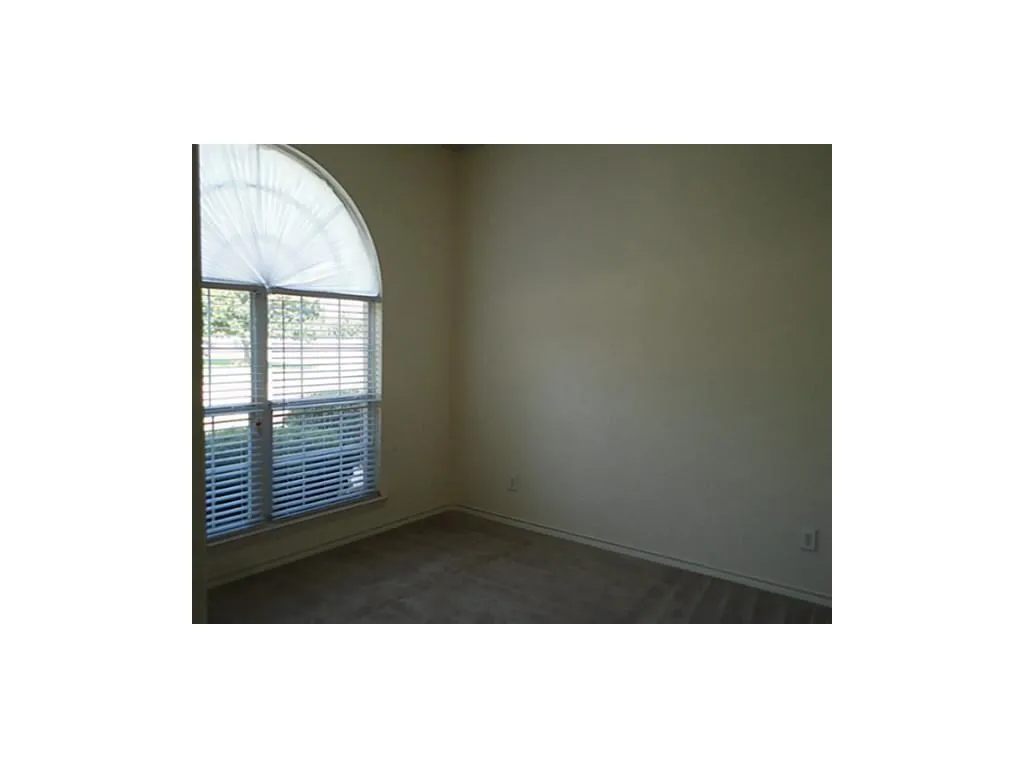 Single Family Residence For Rent in Collin County , 123 E Clubview Circle E, Murphy, Texas 75094, 3 Bedroom, 2 Bathroom, 2 Garage spaces, 1,874 Sqft, built in 1999, mls#21300679, Real Estate Agent in Murphy, Homes For Rent in Collin county, Homes For Rent in Murphy, Realtor in Murphy Texas, Real Estate Brokerage Independent Realty Texas, Luminita Cordes Realtor