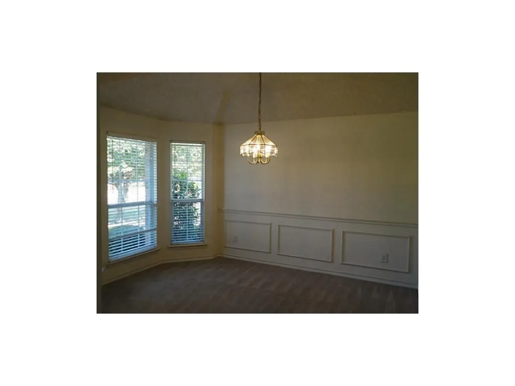 Single Family Residence For Rent in Collin County , 123 E Clubview Circle E, Murphy, Texas 75094, 3 Bedroom, 2 Bathroom, 2 Garage spaces, 1,874 Sqft, built in 1999, mls#21300679, Real Estate Agent in Murphy, Homes For Rent in Collin county, Homes For Rent in Murphy, Realtor in Murphy Texas, Real Estate Brokerage Independent Realty Texas, Luminita Cordes Realtor