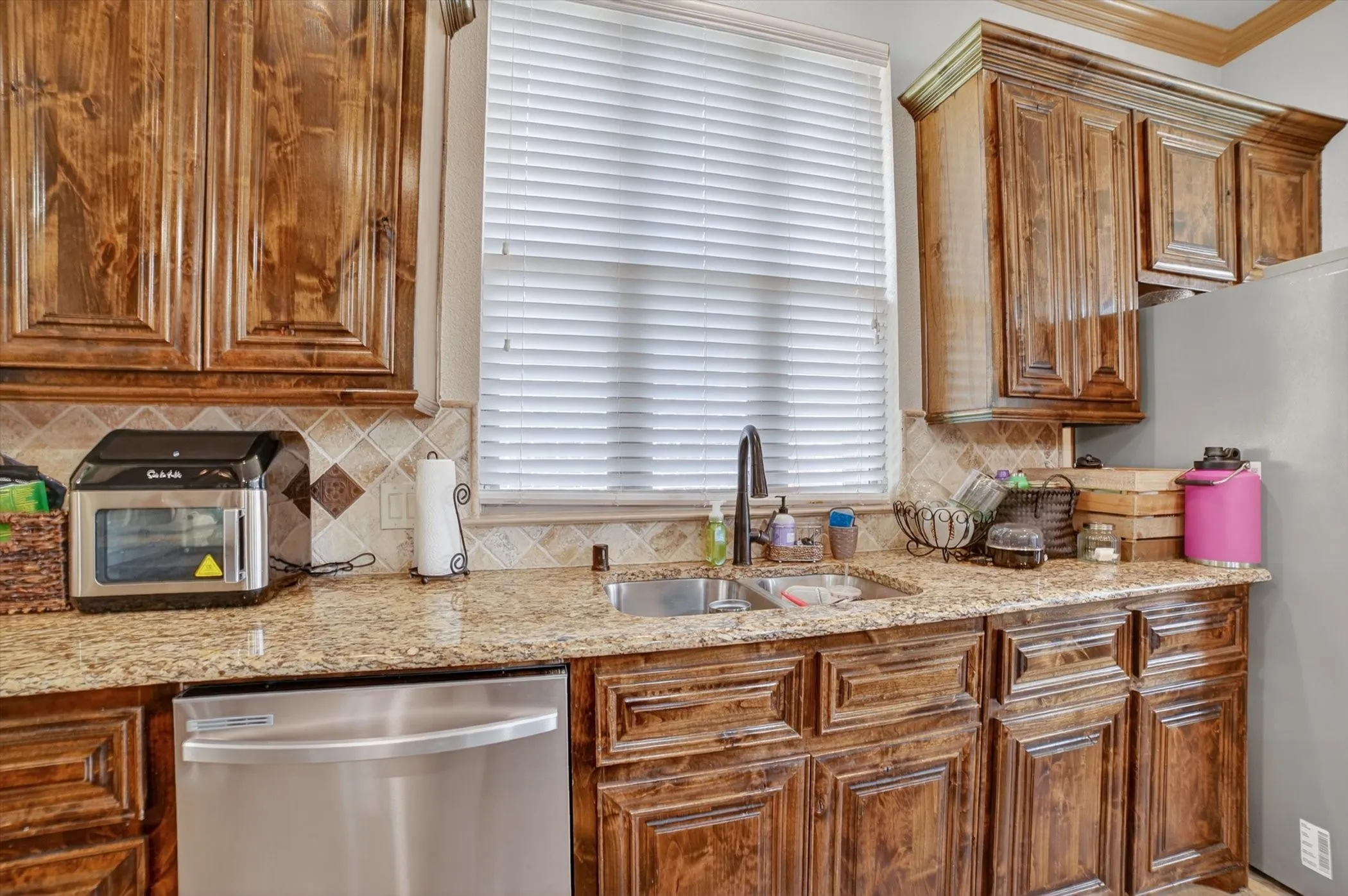 Single Family Residence For Sale in Rockwall County , 172 Buffington Avenue, Fate, Texas 75189, 3 Bedroom, 2 Bathroom, 2 Garage spaces, 1,844 Sqft, built in 2012, mls#21298285, Real Estate Agent in Fate, Homes For Sale in Rockwall county, Homes For Sale in Fate, Realtor in Fate Texas, Real Estate Brokerage Independent Realty Texas, Luminita Cordes Realtor