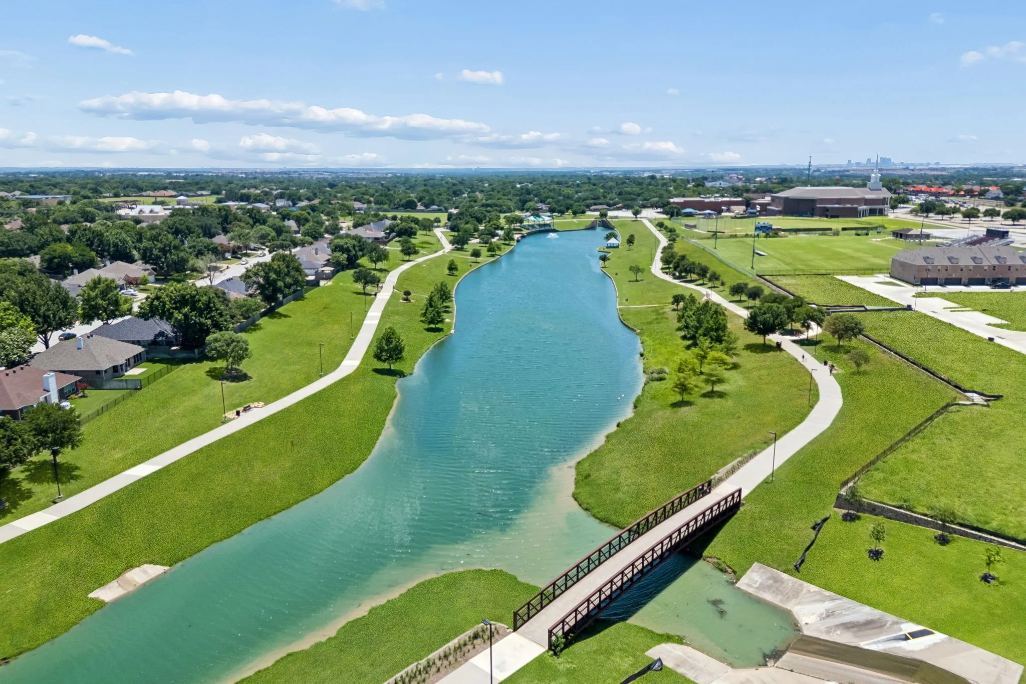 Single Family Residence For Sale in Tarrant County , 6417 Loma Vista Drive, Watauga, Texas 76148, 3 Bedroom, 2 Bathroom, 2 Garage spaces, 1,430 Sqft, built in 1984, mls#21300047, Real Estate Agent in Watauga, Homes For Sale in Tarrant county, Homes For Sale in Watauga, Realtor in Watauga Texas, Real Estate Brokerage Independent Realty Texas, Luminita Cordes Realtor