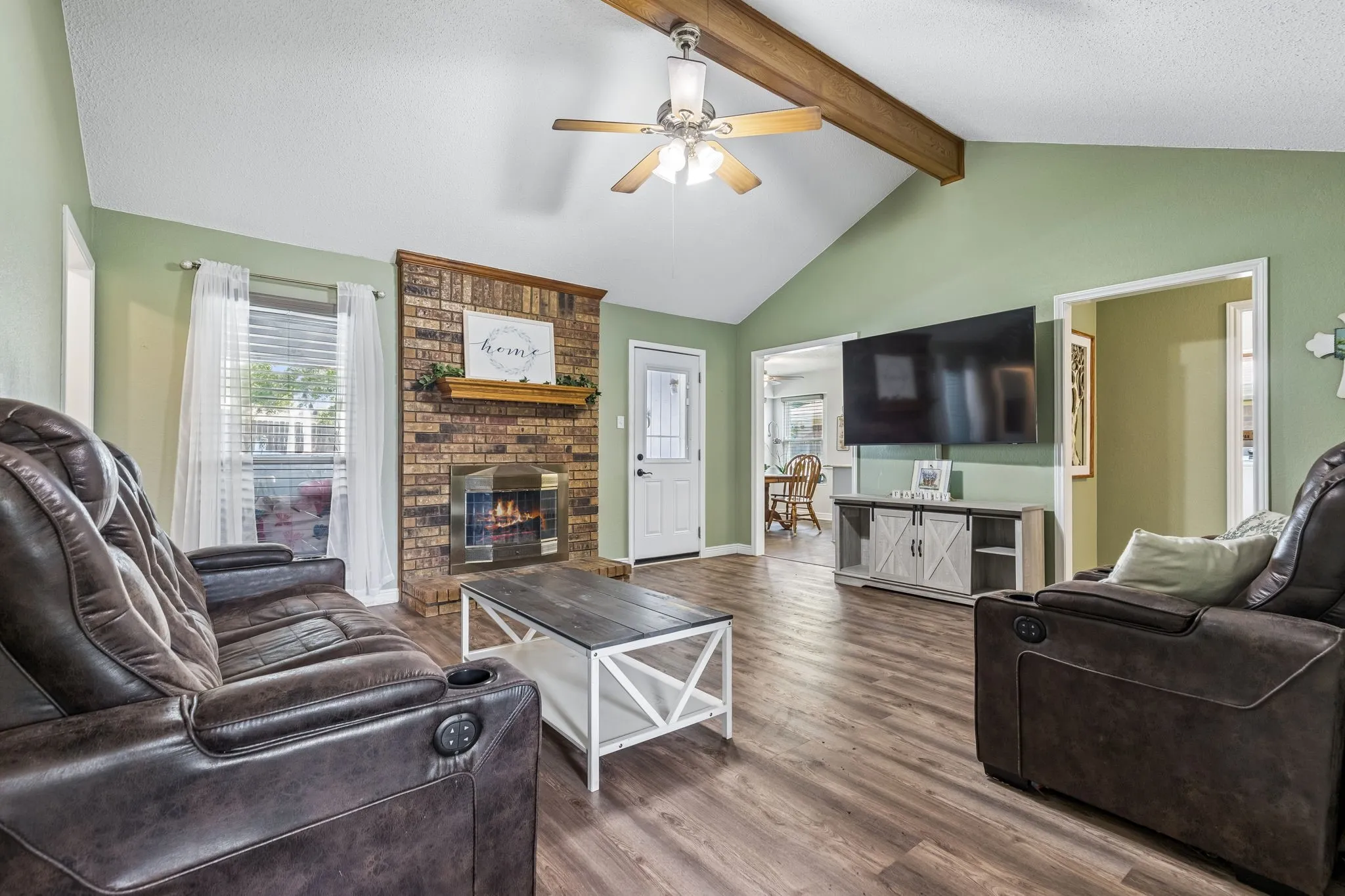 Single Family Residence For Sale in Tarrant County , 6417 Loma Vista Drive, Watauga, Texas 76148, 3 Bedroom, 2 Bathroom, 2 Garage spaces, 1,430 Sqft, built in 1984, mls#21300047, Real Estate Agent in Watauga, Homes For Sale in Tarrant county, Homes For Sale in Watauga, Realtor in Watauga Texas, Real Estate Brokerage Independent Realty Texas, Luminita Cordes Realtor