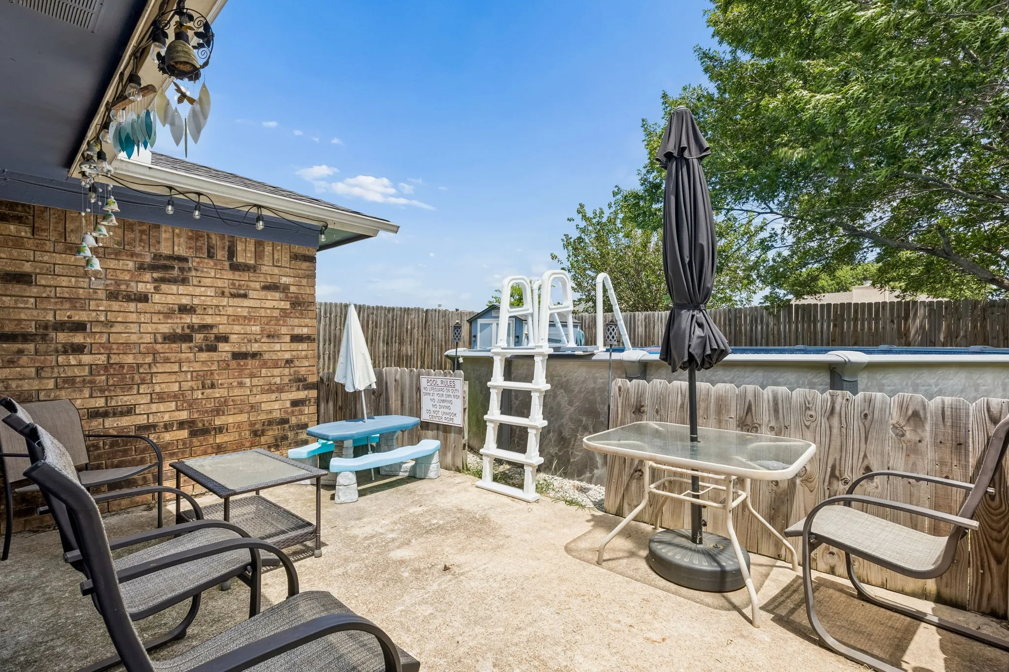 Single Family Residence For Sale in Tarrant County , 6417 Loma Vista Drive, Watauga, Texas 76148, 3 Bedroom, 2 Bathroom, 2 Garage spaces, 1,430 Sqft, built in 1984, mls#21300047, Real Estate Agent in Watauga, Homes For Sale in Tarrant county, Homes For Sale in Watauga, Realtor in Watauga Texas, Real Estate Brokerage Independent Realty Texas, Luminita Cordes Realtor