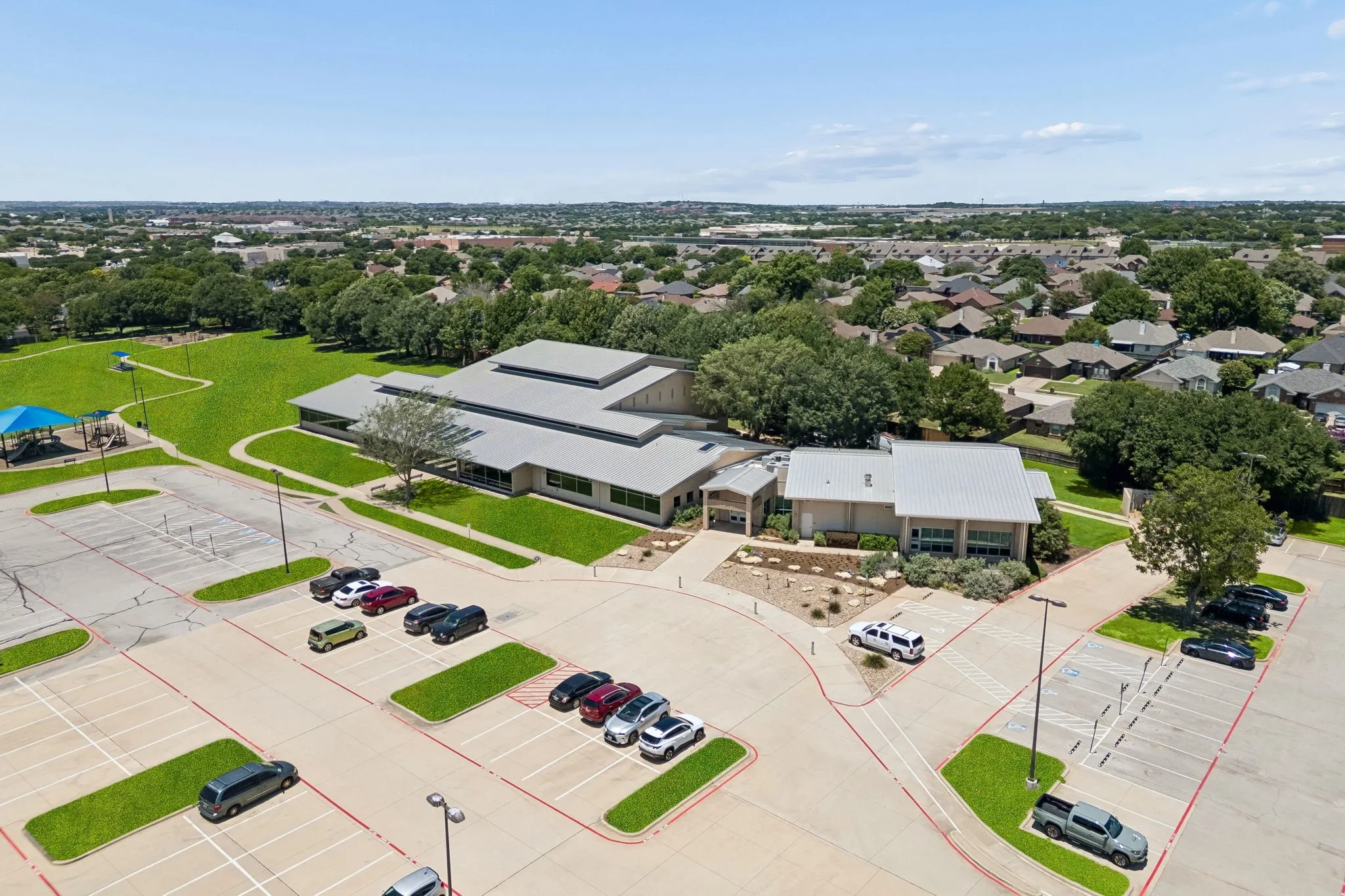 Single Family Residence For Sale in Tarrant County , 6417 Loma Vista Drive, Watauga, Texas 76148, 3 Bedroom, 2 Bathroom, 2 Garage spaces, 1,430 Sqft, built in 1984, mls#21300047, Real Estate Agent in Watauga, Homes For Sale in Tarrant county, Homes For Sale in Watauga, Realtor in Watauga Texas, Real Estate Brokerage Independent Realty Texas, Luminita Cordes Realtor