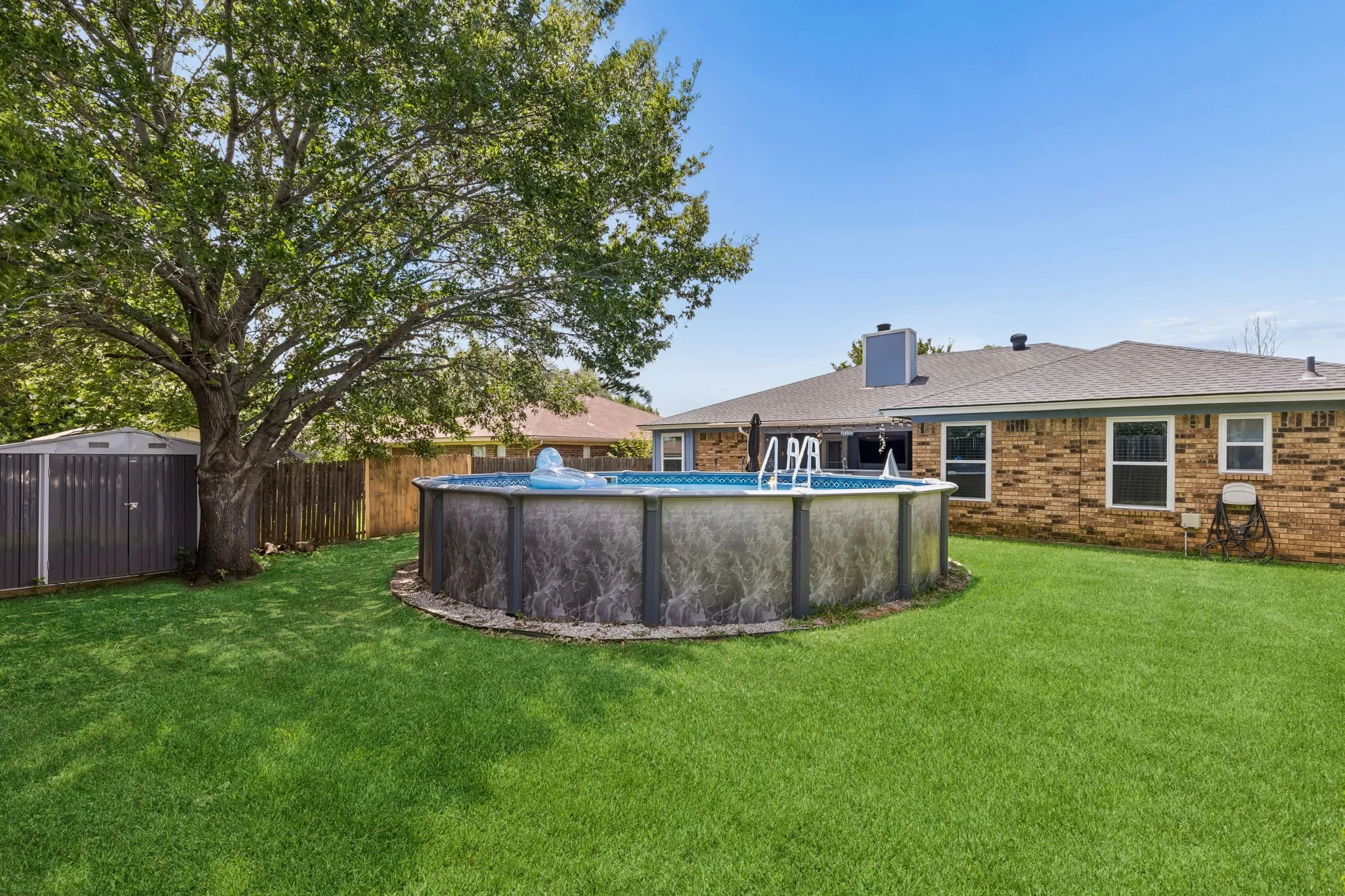 Single Family Residence For Sale in Tarrant County , 6417 Loma Vista Drive, Watauga, Texas 76148, 3 Bedroom, 2 Bathroom, 2 Garage spaces, 1,430 Sqft, built in 1984, mls#21300047, Real Estate Agent in Watauga, Homes For Sale in Tarrant county, Homes For Sale in Watauga, Realtor in Watauga Texas, Real Estate Brokerage Independent Realty Texas, Luminita Cordes Realtor