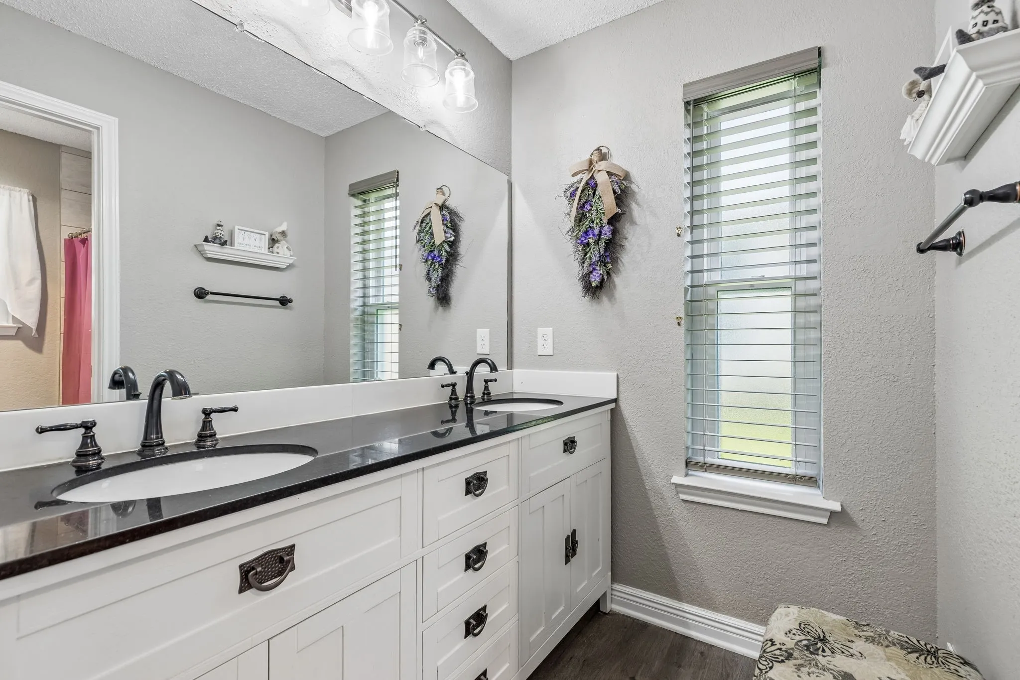 Single Family Residence For Sale in Tarrant County , 6417 Loma Vista Drive, Watauga, Texas 76148, 3 Bedroom, 2 Bathroom, 2 Garage spaces, 1,430 Sqft, built in 1984, mls#21300047, Real Estate Agent in Watauga, Homes For Sale in Tarrant county, Homes For Sale in Watauga, Realtor in Watauga Texas, Real Estate Brokerage Independent Realty Texas, Luminita Cordes Realtor