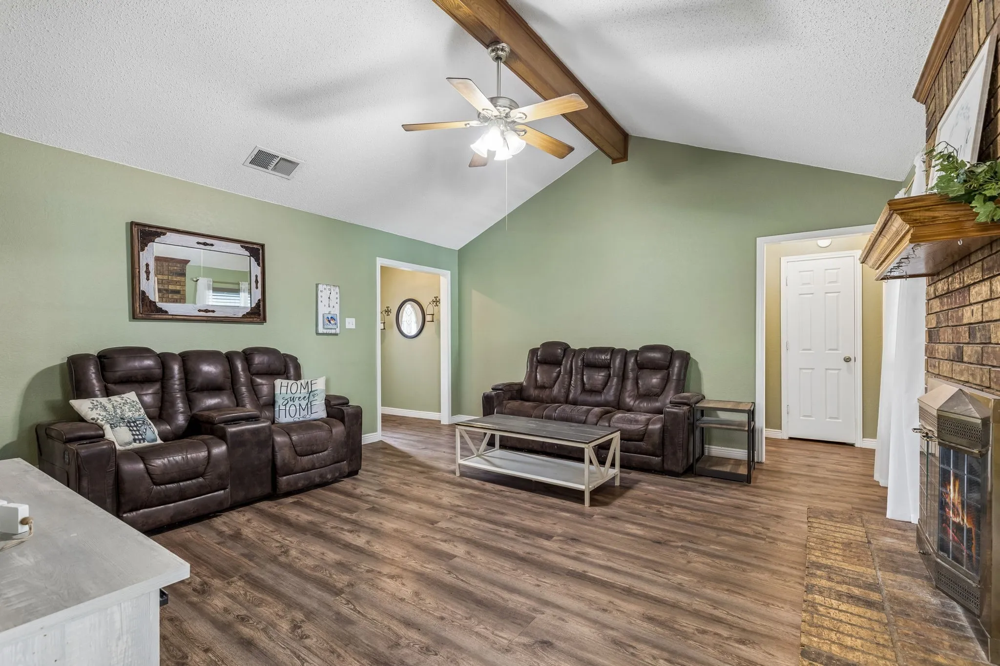 Single Family Residence For Sale in Tarrant County , 6417 Loma Vista Drive, Watauga, Texas 76148, 3 Bedroom, 2 Bathroom, 2 Garage spaces, 1,430 Sqft, built in 1984, mls#21300047, Real Estate Agent in Watauga, Homes For Sale in Tarrant county, Homes For Sale in Watauga, Realtor in Watauga Texas, Real Estate Brokerage Independent Realty Texas, Luminita Cordes Realtor