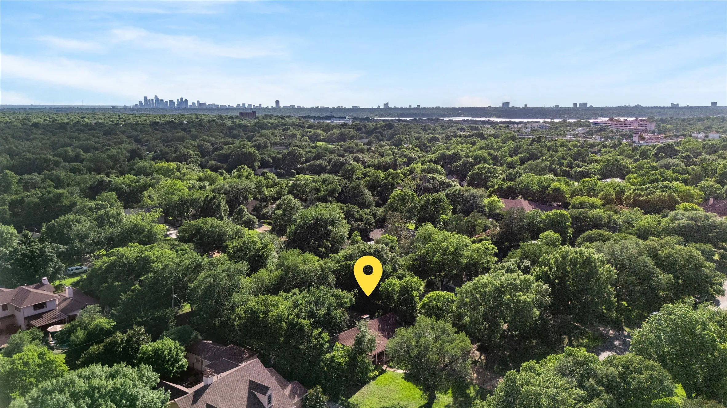 Single Family Residence For Sale in Dallas County , 1511 Verano Drive, Dallas, Texas 75218, 3 Bedroom, 2 Bathroom, Garage spaces, 1,707 Sqft, built in 1945, mls#21300139, Real Estate Agent in Dallas, Homes For Sale in Dallas county, Homes For Sale in Dallas, Realtor in Dallas Texas, Real Estate Brokerage Independent Realty Texas, Luminita Cordes Realtor