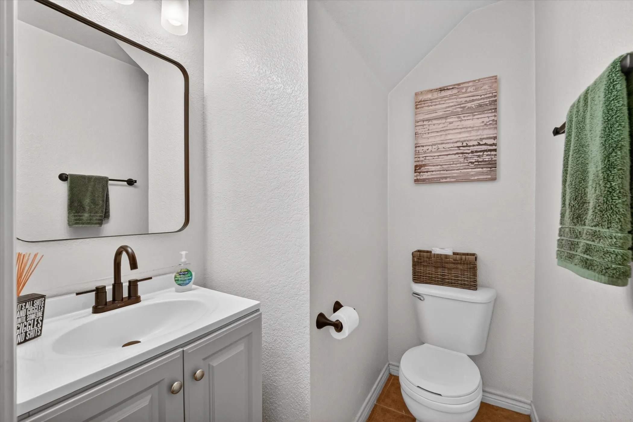 Single Family Residence For Sale in Denton County , 8208 Hidden Path Lane, Denton, Texas 76210, 5 Bedroom, 3 Bathroom, 2 Garage spaces, 3,063 Sqft, built in 2002, mls#21299227, Real Estate Agent in Denton, Homes For Sale in Denton county, Homes For Sale in Denton, Realtor in Denton Texas, Real Estate Brokerage Independent Realty Texas, Luminita Cordes Realtor