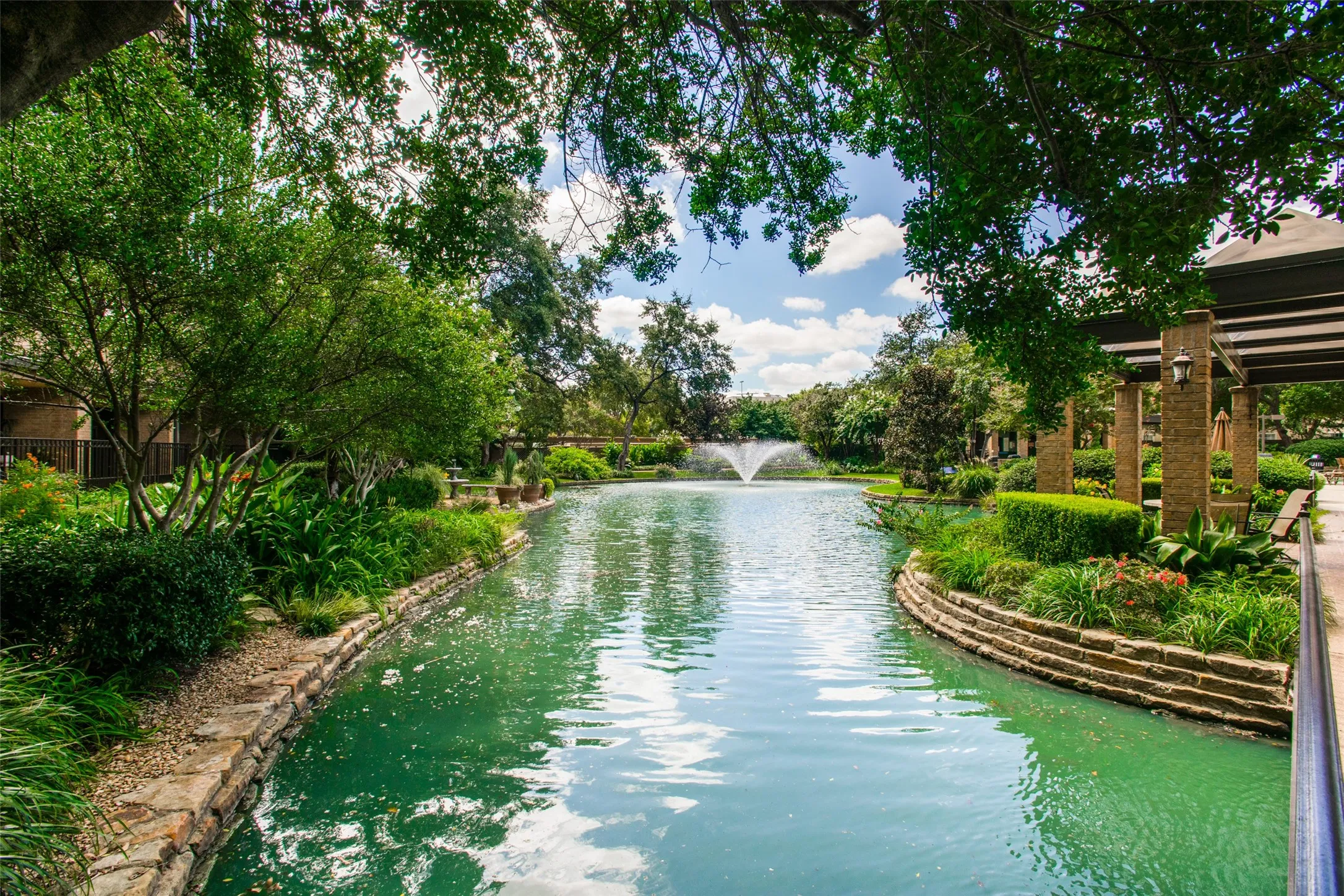 Condominium For Sale in Dallas County , 5200 Keller Springs Road 422, Dallas, Texas 75248, 2 Bedroom, 2 Bathroom, 1 Garage spaces, 2,006 Sqft, built in 1981, mls#21297697, Real Estate Agent in Dallas, Homes For Sale in Dallas county, Homes For Sale in Dallas, Realtor in Dallas Texas, Real Estate Brokerage Independent Realty Texas, Luminita Cordes Realtor