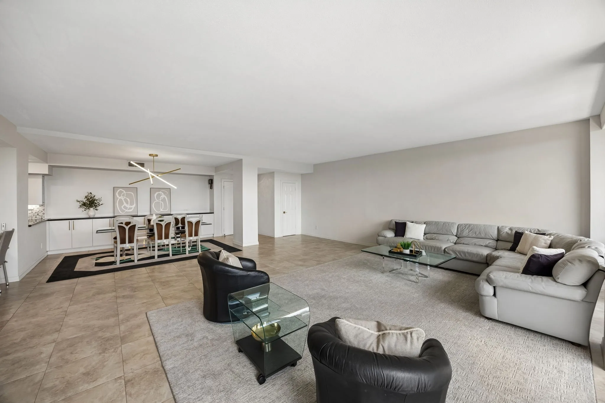 Condominium For Sale in Dallas County , 5200 Keller Springs Road 422, Dallas, Texas 75248, 2 Bedroom, 2 Bathroom, 1 Garage spaces, 2,006 Sqft, built in 1981, mls#21297697, Real Estate Agent in Dallas, Homes For Sale in Dallas county, Homes For Sale in Dallas, Realtor in Dallas Texas, Real Estate Brokerage Independent Realty Texas, Luminita Cordes Realtor