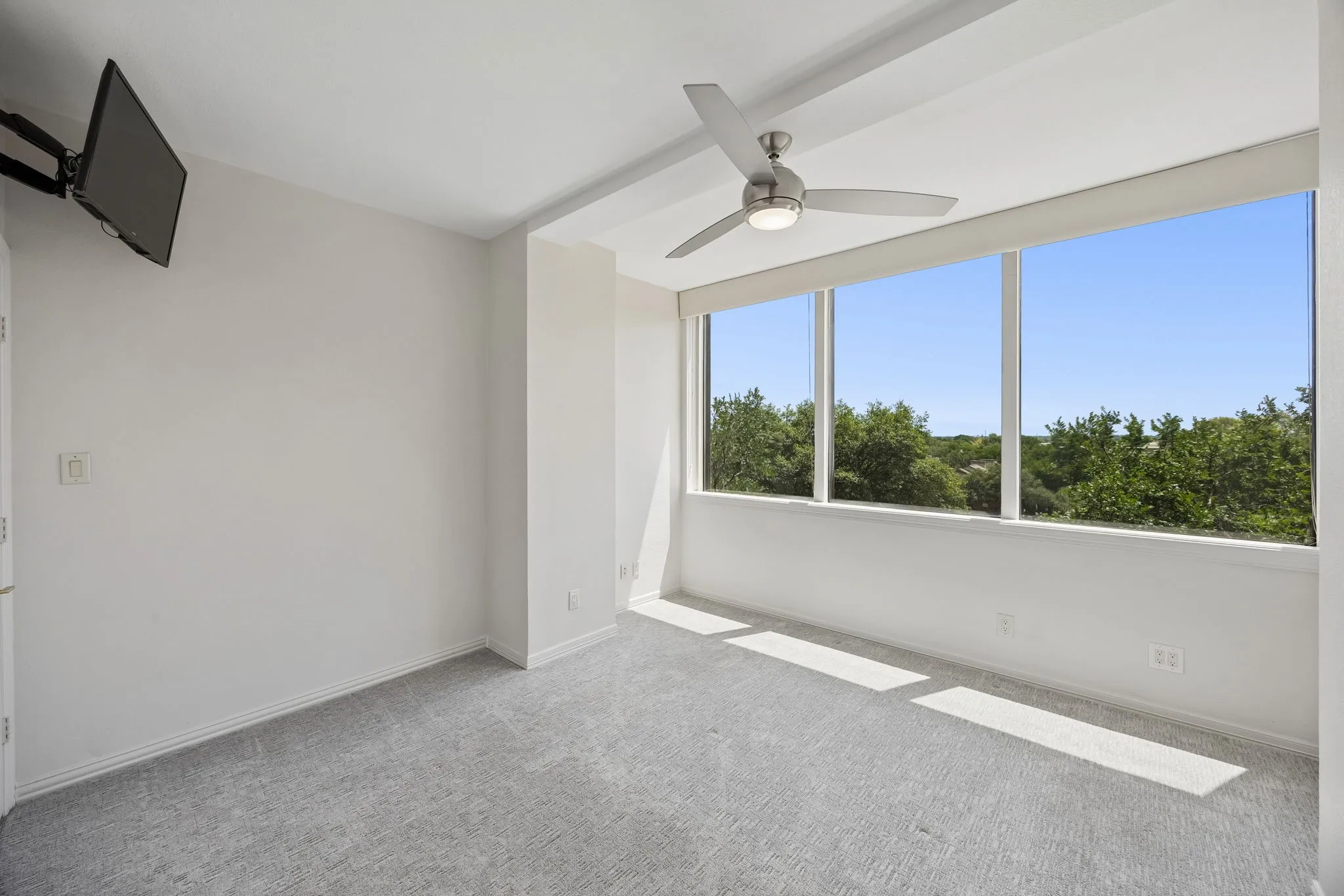 Condominium For Sale in Dallas County , 5200 Keller Springs Road 422, Dallas, Texas 75248, 2 Bedroom, 2 Bathroom, 1 Garage spaces, 2,006 Sqft, built in 1981, mls#21297697, Real Estate Agent in Dallas, Homes For Sale in Dallas county, Homes For Sale in Dallas, Realtor in Dallas Texas, Real Estate Brokerage Independent Realty Texas, Luminita Cordes Realtor