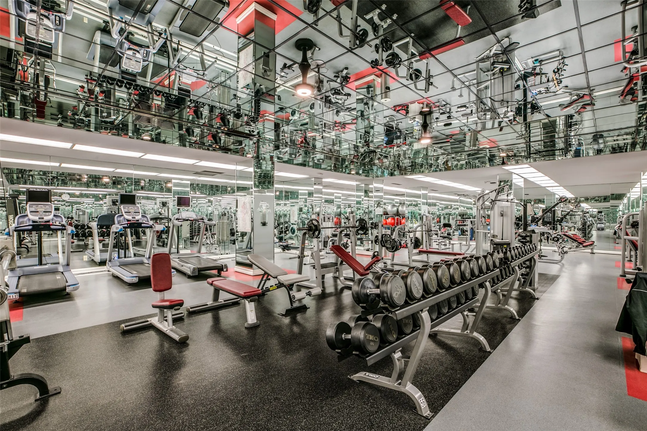 Condominium For Sale in Dallas County , 5200 Keller Springs Road 422, Dallas, Texas 75248, 2 Bedroom, 2 Bathroom, 1 Garage spaces, 2,006 Sqft, built in 1981, mls#21297697, Real Estate Agent in Dallas, Homes For Sale in Dallas county, Homes For Sale in Dallas, Realtor in Dallas Texas, Real Estate Brokerage Independent Realty Texas, Luminita Cordes Realtor