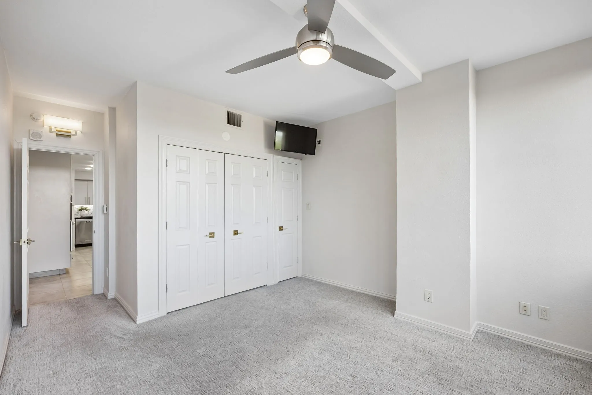 Condominium For Sale in Dallas County , 5200 Keller Springs Road 422, Dallas, Texas 75248, 2 Bedroom, 2 Bathroom, 1 Garage spaces, 2,006 Sqft, built in 1981, mls#21297697, Real Estate Agent in Dallas, Homes For Sale in Dallas county, Homes For Sale in Dallas, Realtor in Dallas Texas, Real Estate Brokerage Independent Realty Texas, Luminita Cordes Realtor