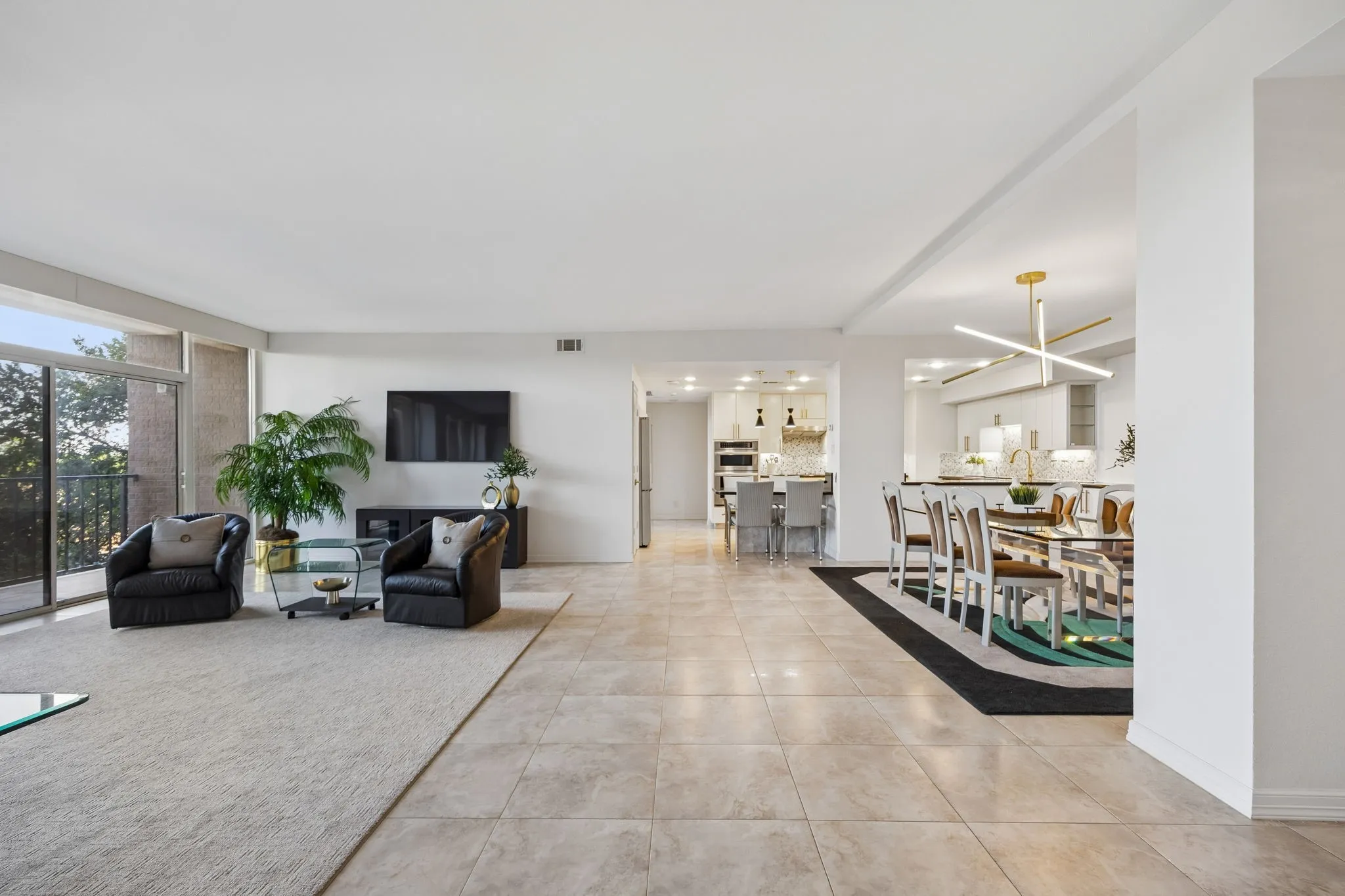 Condominium For Sale in Dallas County , 5200 Keller Springs Road 422, Dallas, Texas 75248, 2 Bedroom, 2 Bathroom, 1 Garage spaces, 2,006 Sqft, built in 1981, mls#21297697, Real Estate Agent in Dallas, Homes For Sale in Dallas county, Homes For Sale in Dallas, Realtor in Dallas Texas, Real Estate Brokerage Independent Realty Texas, Luminita Cordes Realtor