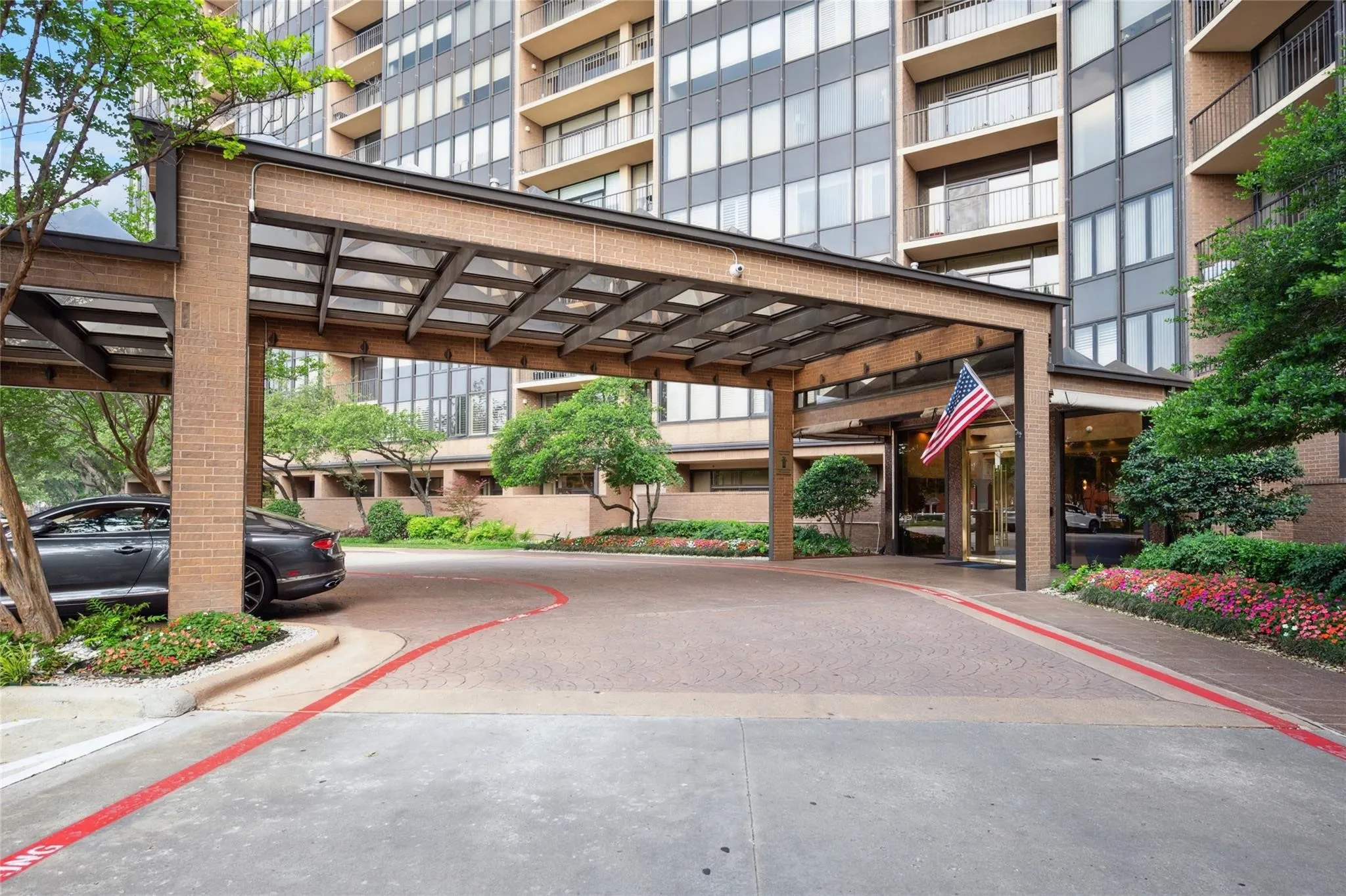 Condominium For Sale in Dallas County , 5200 Keller Springs Road 422, Dallas, Texas 75248, 2 Bedroom, 2 Bathroom, 1 Garage spaces, 2,006 Sqft, built in 1981, mls#21297697, Real Estate Agent in Dallas, Homes For Sale in Dallas county, Homes For Sale in Dallas, Realtor in Dallas Texas, Real Estate Brokerage Independent Realty Texas, Luminita Cordes Realtor