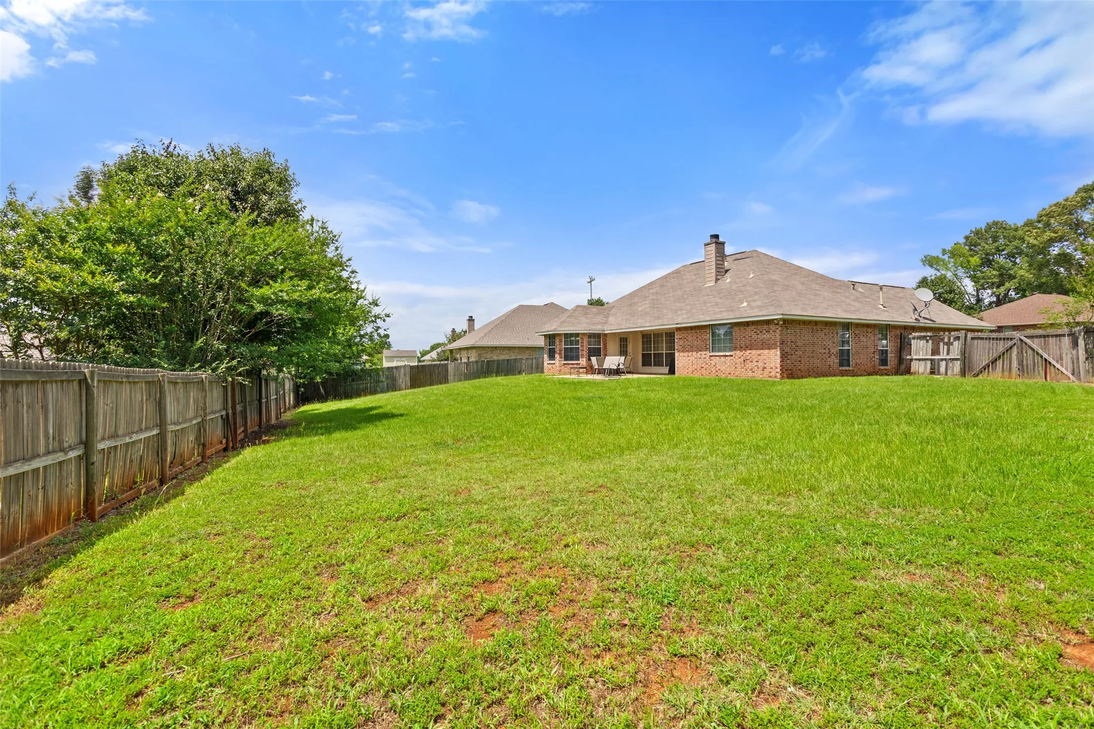 Single Family Residence For Sale in Cherokee County , 265 Crestview Lane, Jacksonville, Texas 75766, 4 Bedroom, 2 Bathroom, 2 Garage spaces, 1,785 Sqft, built in 2002, mls#21300665, Real Estate Agent in Jacksonville, Homes For Sale in Cherokee county, Homes For Sale in Jacksonville, Realtor in Jacksonville Texas, Real Estate Brokerage Independent Realty Texas, Luminita Cordes Realtor