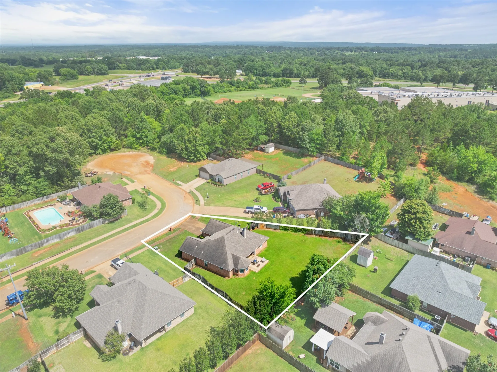 Single Family Residence For Sale in Cherokee County , 265 Crestview Lane, Jacksonville, Texas 75766, 4 Bedroom, 2 Bathroom, 2 Garage spaces, 1,785 Sqft, built in 2002, mls#21300665, Real Estate Agent in Jacksonville, Homes For Sale in Cherokee county, Homes For Sale in Jacksonville, Realtor in Jacksonville Texas, Real Estate Brokerage Independent Realty Texas, Luminita Cordes Realtor
