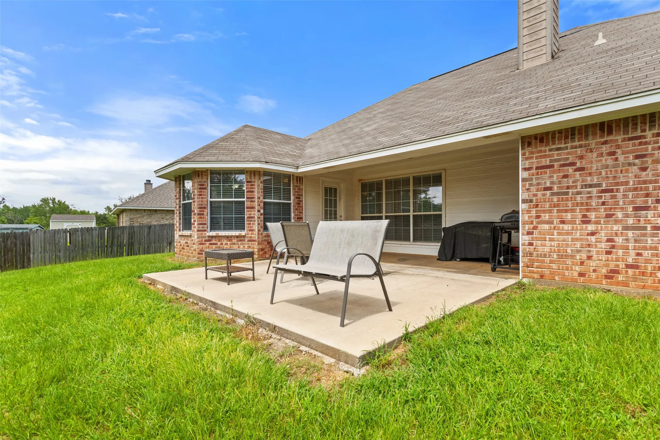 Single Family Residence For Sale in Cherokee County , 265 Crestview Lane, Jacksonville, Texas 75766, 4 Bedroom, 2 Bathroom, 2 Garage spaces, 1,785 Sqft, built in 2002, mls#21300665, Real Estate Agent in Jacksonville, Homes For Sale in Cherokee county, Homes For Sale in Jacksonville, Realtor in Jacksonville Texas, Real Estate Brokerage Independent Realty Texas, Luminita Cordes Realtor