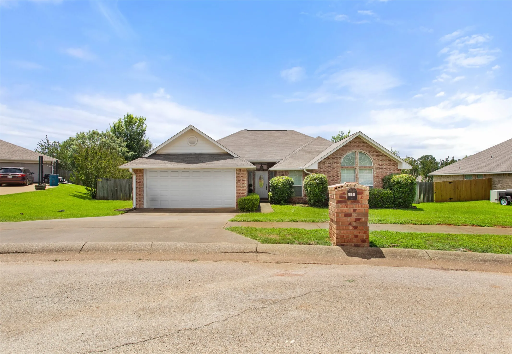 Single Family Residence For Sale in Cherokee County , 265 Crestview Lane, Jacksonville, Texas 75766, 4 Bedroom, 2 Bathroom, 2 Garage spaces, 1,785 Sqft, built in 2002, mls#21300665, Real Estate Agent in Jacksonville, Homes For Sale in Cherokee county, Homes For Sale in Jacksonville, Realtor in Jacksonville Texas, Real Estate Brokerage Independent Realty Texas, Luminita Cordes Realtor
