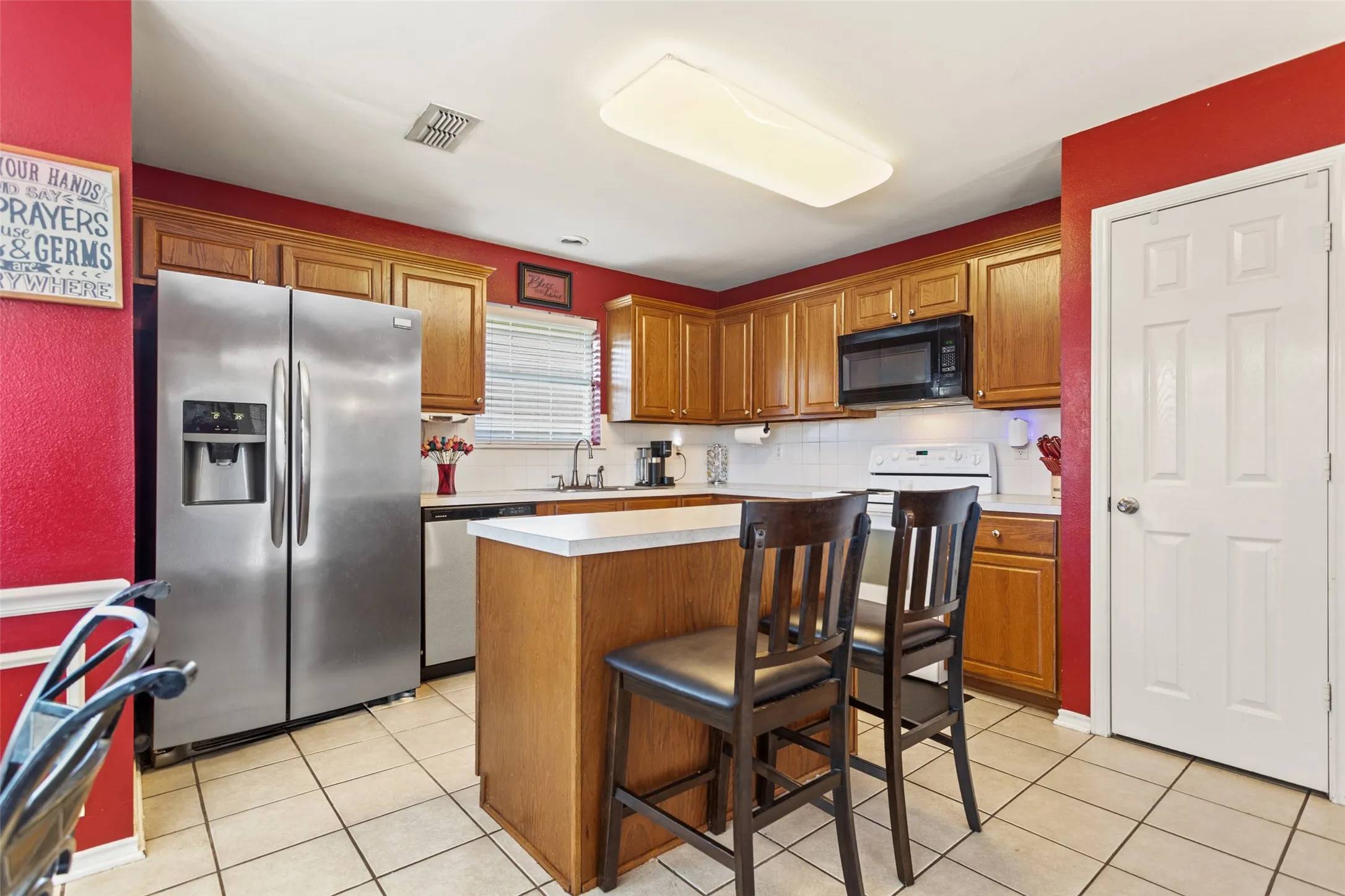 Single Family Residence For Sale in Cherokee County , 265 Crestview Lane, Jacksonville, Texas 75766, 4 Bedroom, 2 Bathroom, 2 Garage spaces, 1,785 Sqft, built in 2002, mls#21300665, Real Estate Agent in Jacksonville, Homes For Sale in Cherokee county, Homes For Sale in Jacksonville, Realtor in Jacksonville Texas, Real Estate Brokerage Independent Realty Texas, Luminita Cordes Realtor