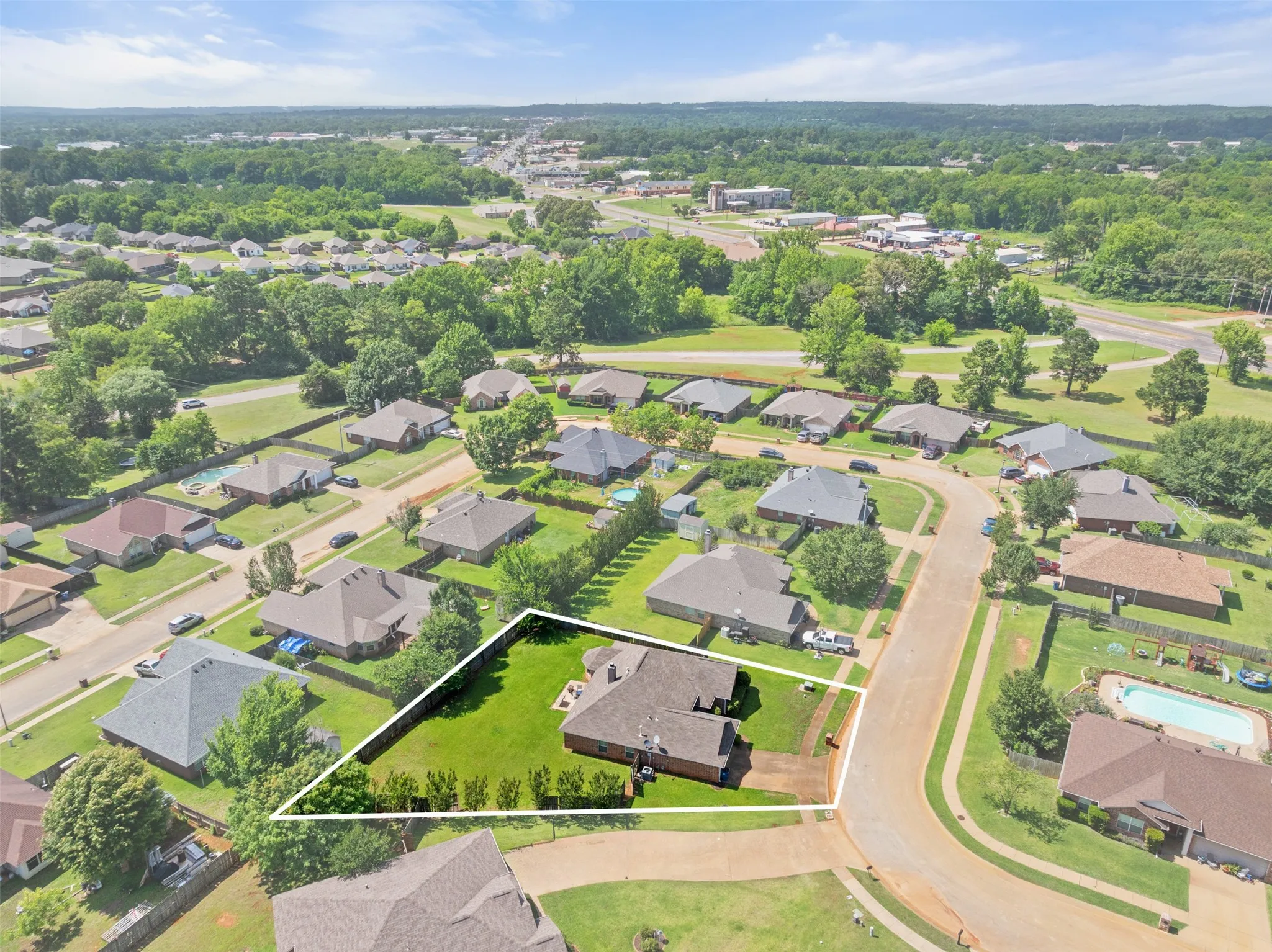 Single Family Residence For Sale in Cherokee County , 265 Crestview Lane, Jacksonville, Texas 75766, 4 Bedroom, 2 Bathroom, 2 Garage spaces, 1,785 Sqft, built in 2002, mls#21300665, Real Estate Agent in Jacksonville, Homes For Sale in Cherokee county, Homes For Sale in Jacksonville, Realtor in Jacksonville Texas, Real Estate Brokerage Independent Realty Texas, Luminita Cordes Realtor