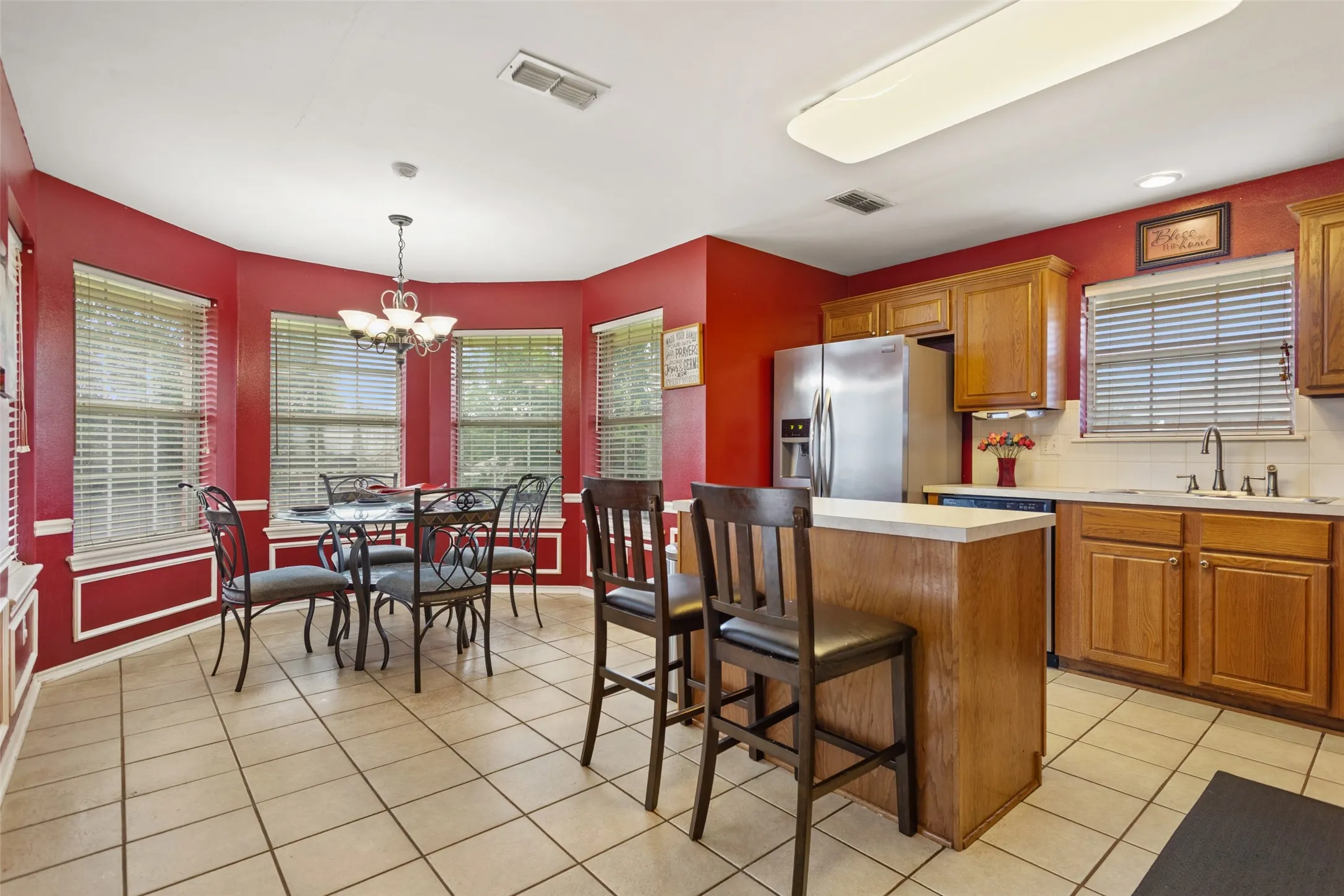 Single Family Residence For Sale in Cherokee County , 265 Crestview Lane, Jacksonville, Texas 75766, 4 Bedroom, 2 Bathroom, 2 Garage spaces, 1,785 Sqft, built in 2002, mls#21300665, Real Estate Agent in Jacksonville, Homes For Sale in Cherokee county, Homes For Sale in Jacksonville, Realtor in Jacksonville Texas, Real Estate Brokerage Independent Realty Texas, Luminita Cordes Realtor