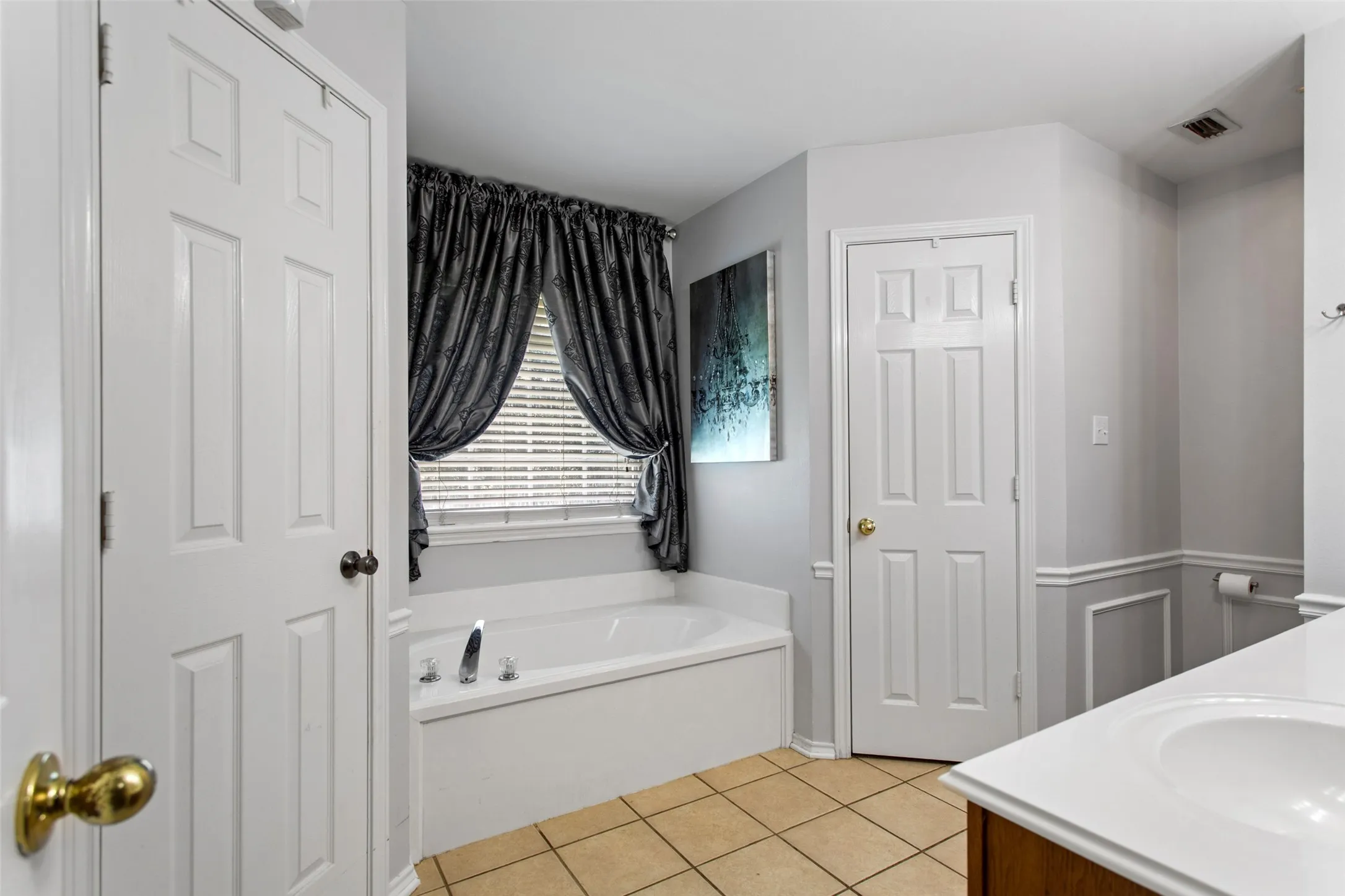 Single Family Residence For Sale in Cherokee County , 265 Crestview Lane, Jacksonville, Texas 75766, 4 Bedroom, 2 Bathroom, 2 Garage spaces, 1,785 Sqft, built in 2002, mls#21300665, Real Estate Agent in Jacksonville, Homes For Sale in Cherokee county, Homes For Sale in Jacksonville, Realtor in Jacksonville Texas, Real Estate Brokerage Independent Realty Texas, Luminita Cordes Realtor