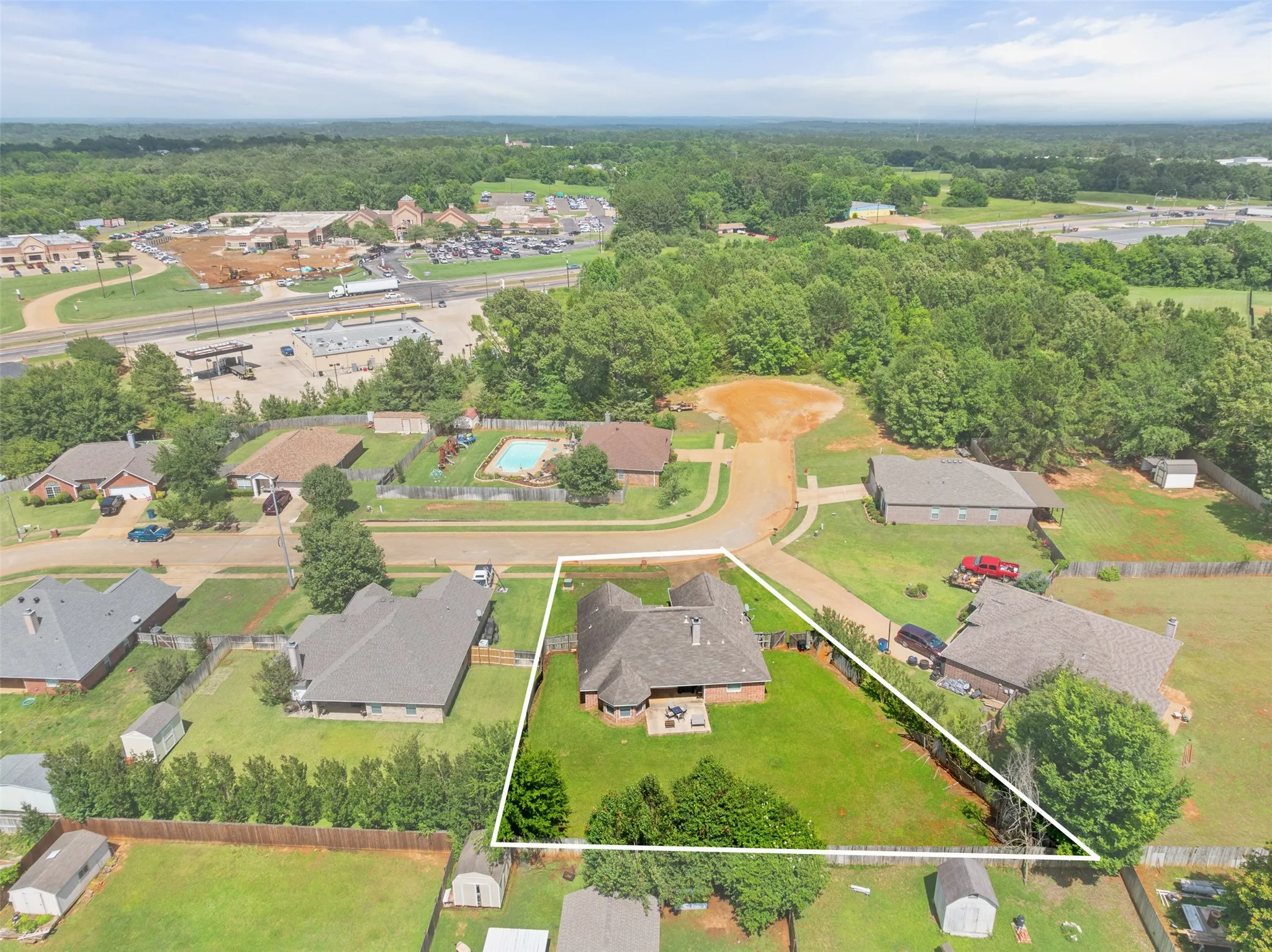Single Family Residence For Sale in Cherokee County , 265 Crestview Lane, Jacksonville, Texas 75766, 4 Bedroom, 2 Bathroom, 2 Garage spaces, 1,785 Sqft, built in 2002, mls#21300665, Real Estate Agent in Jacksonville, Homes For Sale in Cherokee county, Homes For Sale in Jacksonville, Realtor in Jacksonville Texas, Real Estate Brokerage Independent Realty Texas, Luminita Cordes Realtor