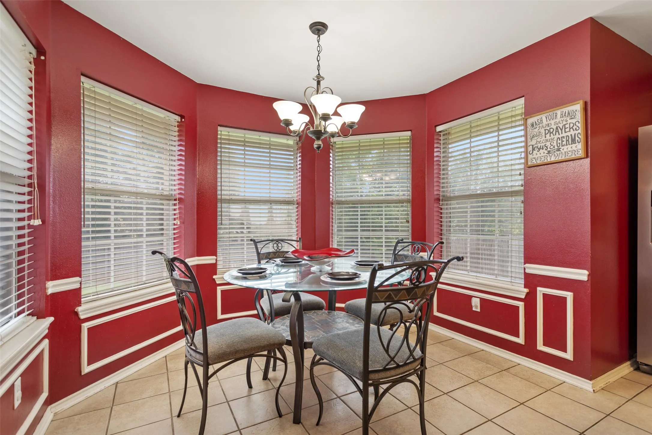 Single Family Residence For Sale in Cherokee County , 265 Crestview Lane, Jacksonville, Texas 75766, 4 Bedroom, 2 Bathroom, 2 Garage spaces, 1,785 Sqft, built in 2002, mls#21300665, Real Estate Agent in Jacksonville, Homes For Sale in Cherokee county, Homes For Sale in Jacksonville, Realtor in Jacksonville Texas, Real Estate Brokerage Independent Realty Texas, Luminita Cordes Realtor