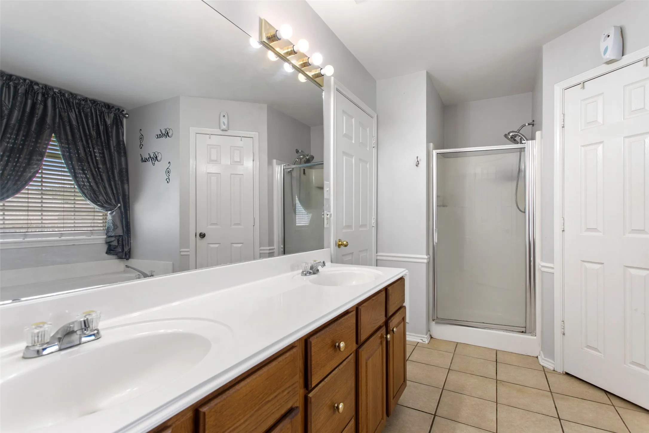Single Family Residence For Sale in Cherokee County , 265 Crestview Lane, Jacksonville, Texas 75766, 4 Bedroom, 2 Bathroom, 2 Garage spaces, 1,785 Sqft, built in 2002, mls#21300665, Real Estate Agent in Jacksonville, Homes For Sale in Cherokee county, Homes For Sale in Jacksonville, Realtor in Jacksonville Texas, Real Estate Brokerage Independent Realty Texas, Luminita Cordes Realtor