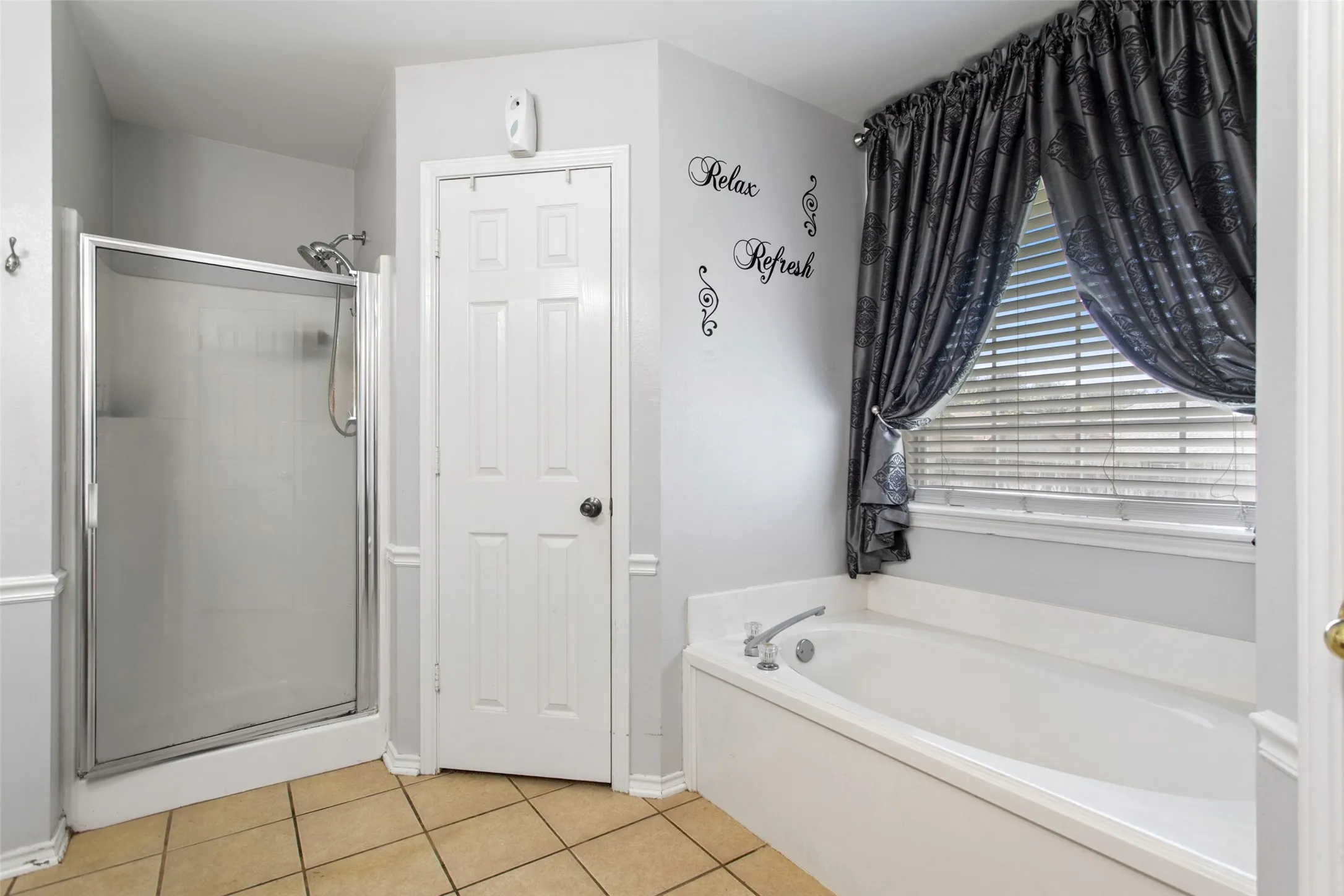 Single Family Residence For Sale in Cherokee County , 265 Crestview Lane, Jacksonville, Texas 75766, 4 Bedroom, 2 Bathroom, 2 Garage spaces, 1,785 Sqft, built in 2002, mls#21300665, Real Estate Agent in Jacksonville, Homes For Sale in Cherokee county, Homes For Sale in Jacksonville, Realtor in Jacksonville Texas, Real Estate Brokerage Independent Realty Texas, Luminita Cordes Realtor