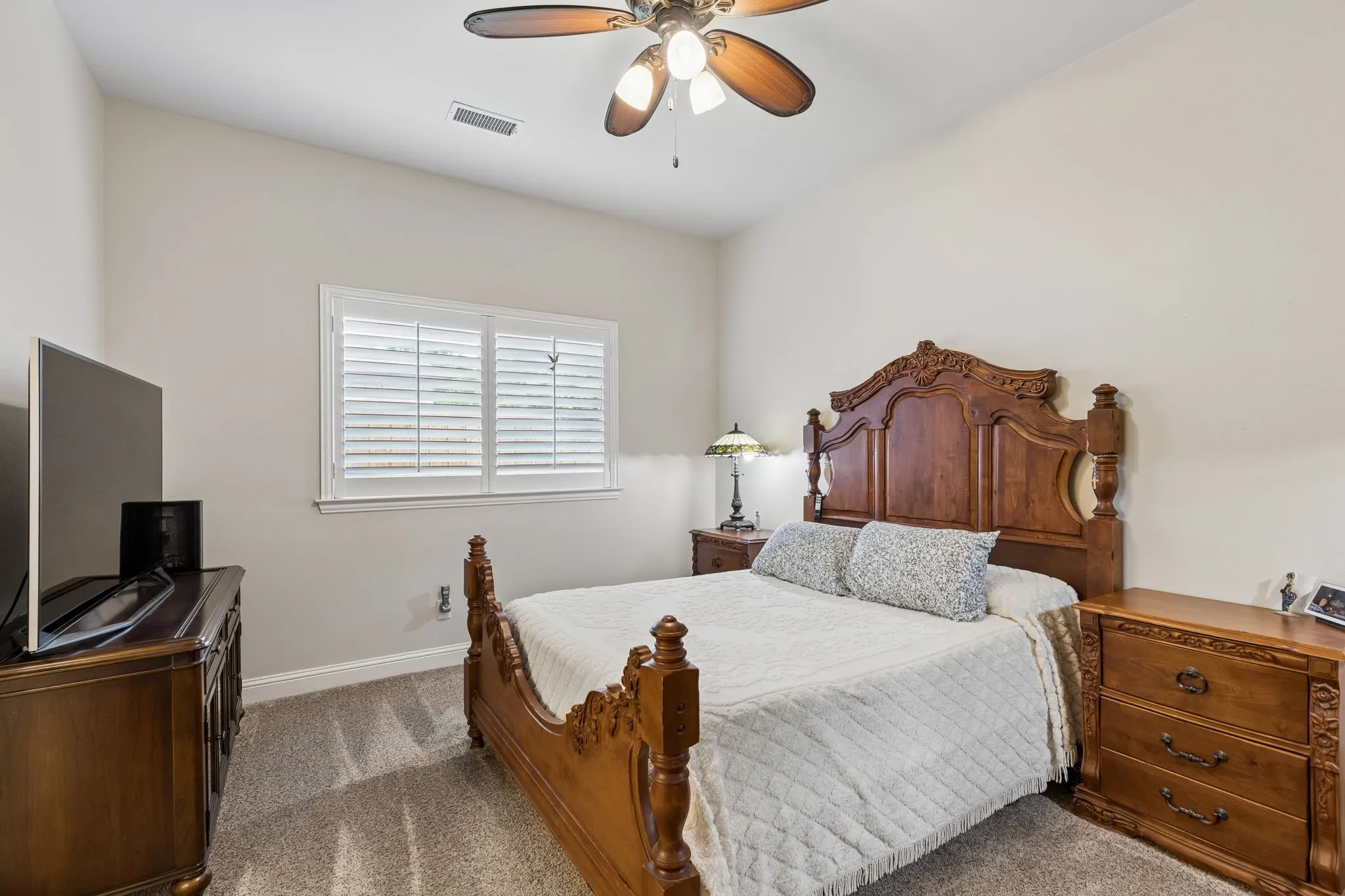 Single Family Residence For Sale in Collin County , 618 Forest Hill Drive, Murphy, Texas 75094, 5 Bedroom, 5 Bathroom, 3 Garage spaces, 4,711 Sqft, built in 2013, mls#21265067, Real Estate Agent in Murphy, Homes For Sale in Collin county, Homes For Sale in Murphy, Realtor in Murphy Texas, Real Estate Brokerage Independent Realty Texas, Luminita Cordes Realtor
