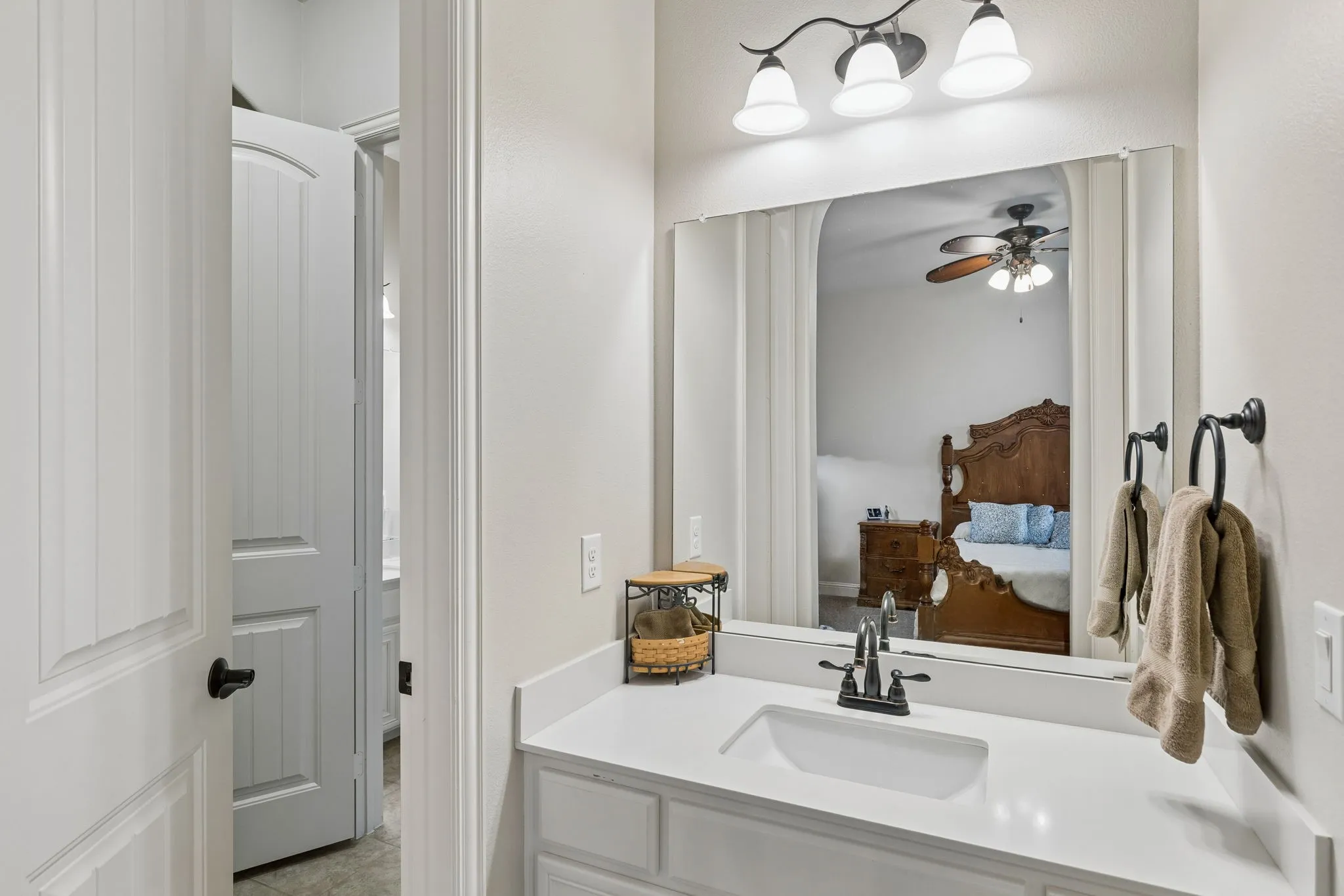 Single Family Residence For Sale in Collin County , 618 Forest Hill Drive, Murphy, Texas 75094, 5 Bedroom, 5 Bathroom, 3 Garage spaces, 4,711 Sqft, built in 2013, mls#21265067, Real Estate Agent in Murphy, Homes For Sale in Collin county, Homes For Sale in Murphy, Realtor in Murphy Texas, Real Estate Brokerage Independent Realty Texas, Luminita Cordes Realtor