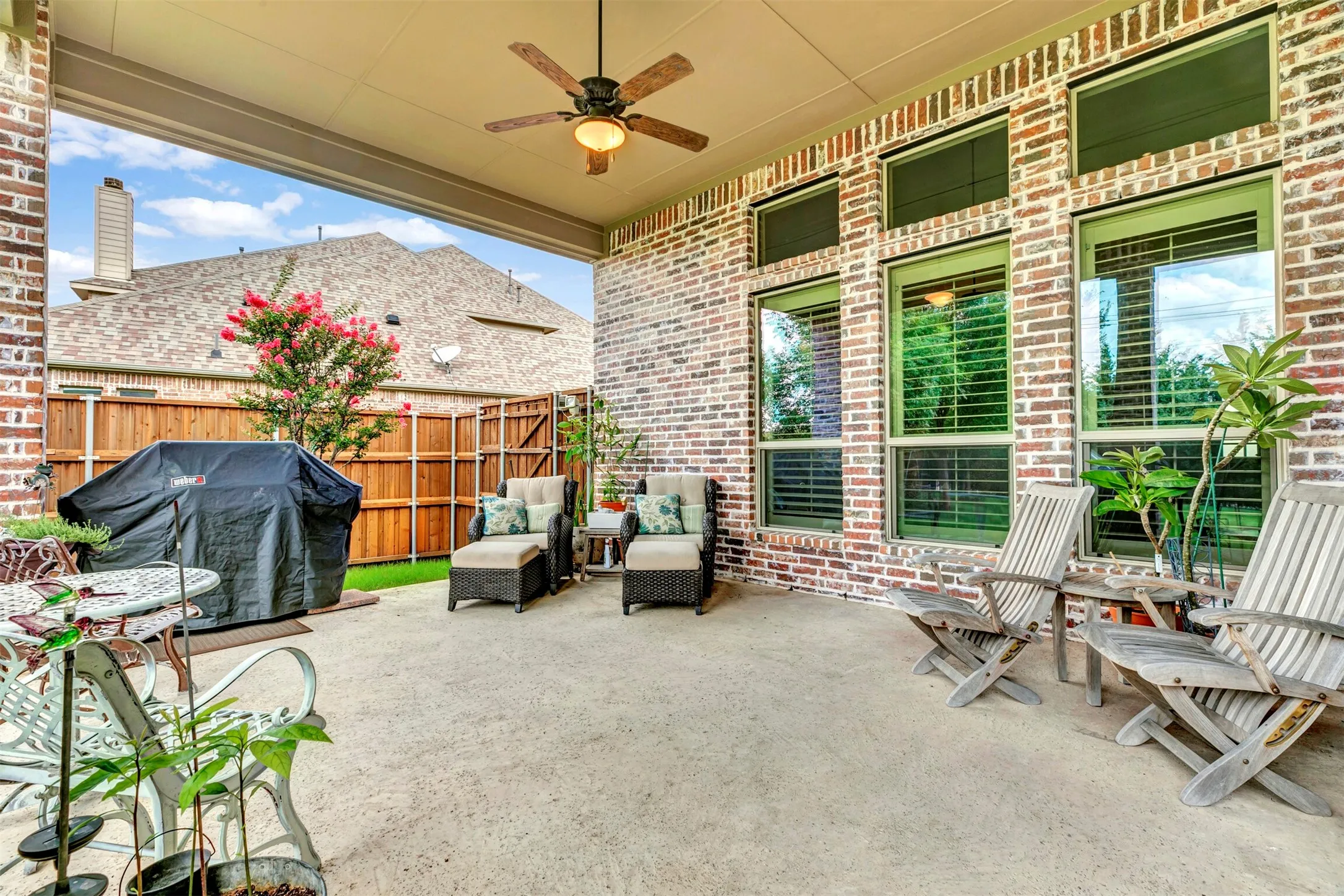 Single Family Residence For Sale in Collin County , 618 Forest Hill Drive, Murphy, Texas 75094, 5 Bedroom, 5 Bathroom, 3 Garage spaces, 4,711 Sqft, built in 2013, mls#21265067, Real Estate Agent in Murphy, Homes For Sale in Collin county, Homes For Sale in Murphy, Realtor in Murphy Texas, Real Estate Brokerage Independent Realty Texas, Luminita Cordes Realtor
