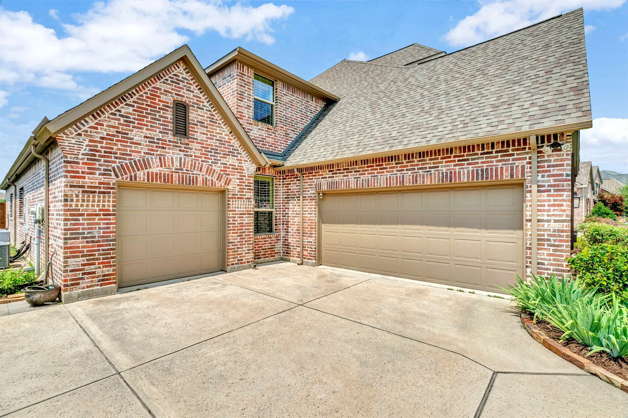 Single Family Residence For Sale in Collin County , 618 Forest Hill Drive, Murphy, Texas 75094, 5 Bedroom, 5 Bathroom, 3 Garage spaces, 4,711 Sqft, built in 2013, mls#21265067, Real Estate Agent in Murphy, Homes For Sale in Collin county, Homes For Sale in Murphy, Realtor in Murphy Texas, Real Estate Brokerage Independent Realty Texas, Luminita Cordes Realtor