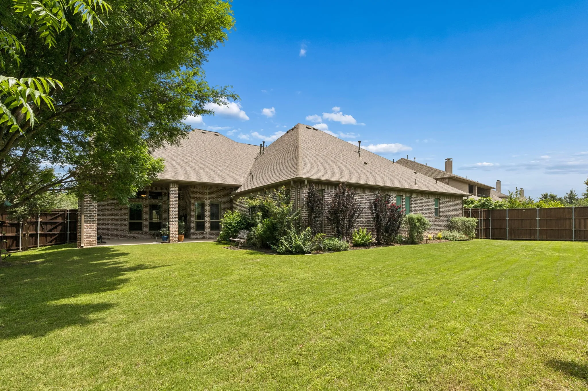 Single Family Residence For Sale in Collin County , 618 Forest Hill Drive, Murphy, Texas 75094, 5 Bedroom, 5 Bathroom, 3 Garage spaces, 4,711 Sqft, built in 2013, mls#21265067, Real Estate Agent in Murphy, Homes For Sale in Collin county, Homes For Sale in Murphy, Realtor in Murphy Texas, Real Estate Brokerage Independent Realty Texas, Luminita Cordes Realtor