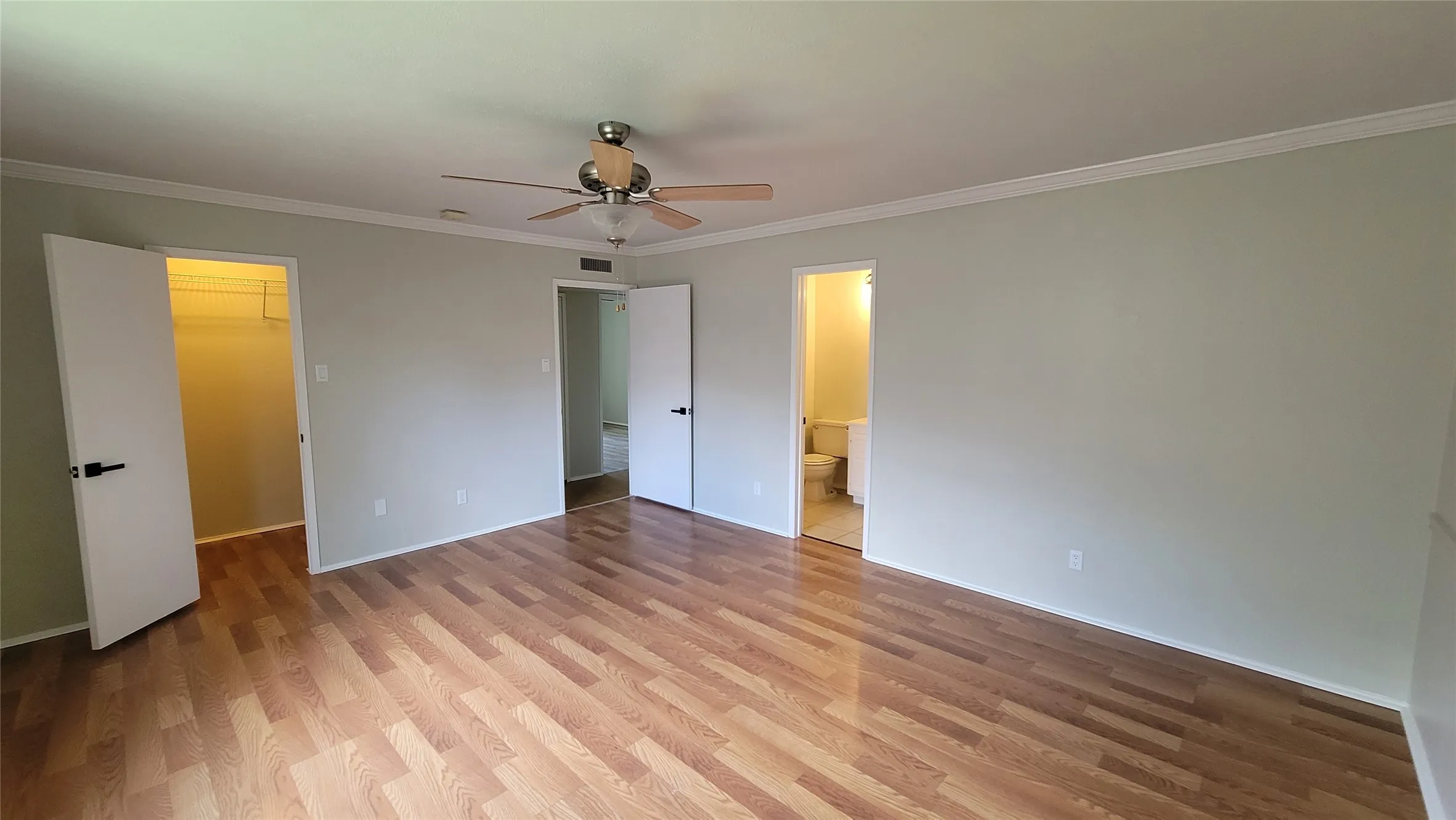Single Family Residence For Rent in Dallas County , 1334 Paris Drive, Garland, Texas 75040, 4 Bedroom, 2 Bathroom, 2 Garage spaces, 2,102 Sqft, built in 1977, mls#21300737, Real Estate Agent in Garland, Homes For Rent in Dallas county, Homes For Rent in Garland, Realtor in Garland Texas, Real Estate Brokerage Independent Realty Texas, Luminita Cordes Realtor