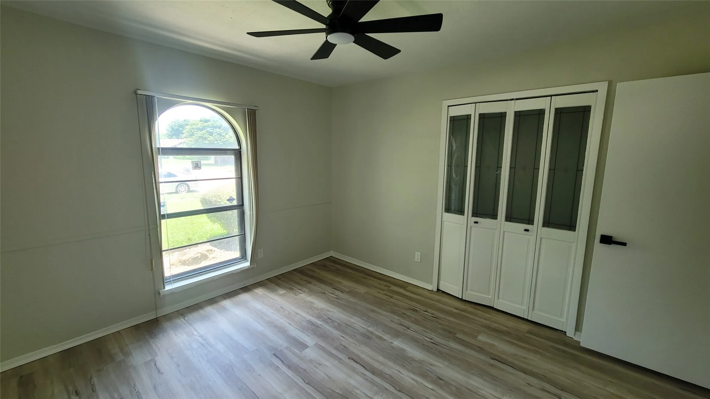 Single Family Residence For Rent in Dallas County , 1334 Paris Drive, Garland, Texas 75040, 4 Bedroom, 2 Bathroom, 2 Garage spaces, 2,102 Sqft, built in 1977, mls#21300737, Real Estate Agent in Garland, Homes For Rent in Dallas county, Homes For Rent in Garland, Realtor in Garland Texas, Real Estate Brokerage Independent Realty Texas, Luminita Cordes Realtor
