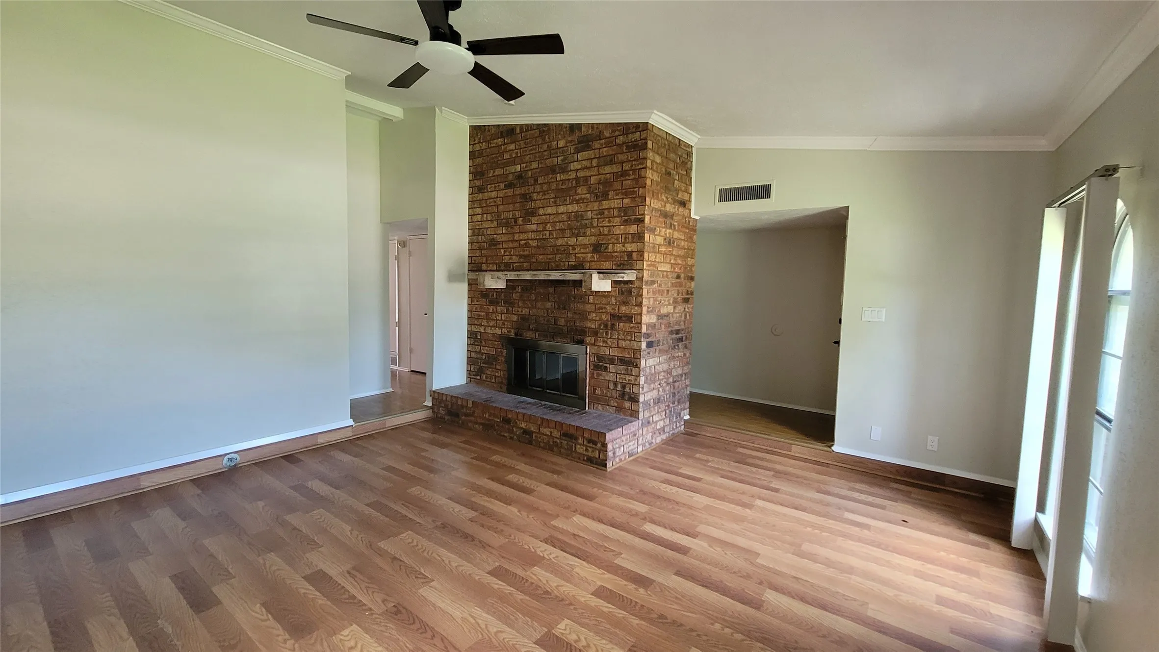 Single Family Residence For Rent in Dallas County , 1334 Paris Drive, Garland, Texas 75040, 4 Bedroom, 2 Bathroom, 2 Garage spaces, 2,102 Sqft, built in 1977, mls#21300737, Real Estate Agent in Garland, Homes For Rent in Dallas county, Homes For Rent in Garland, Realtor in Garland Texas, Real Estate Brokerage Independent Realty Texas, Luminita Cordes Realtor